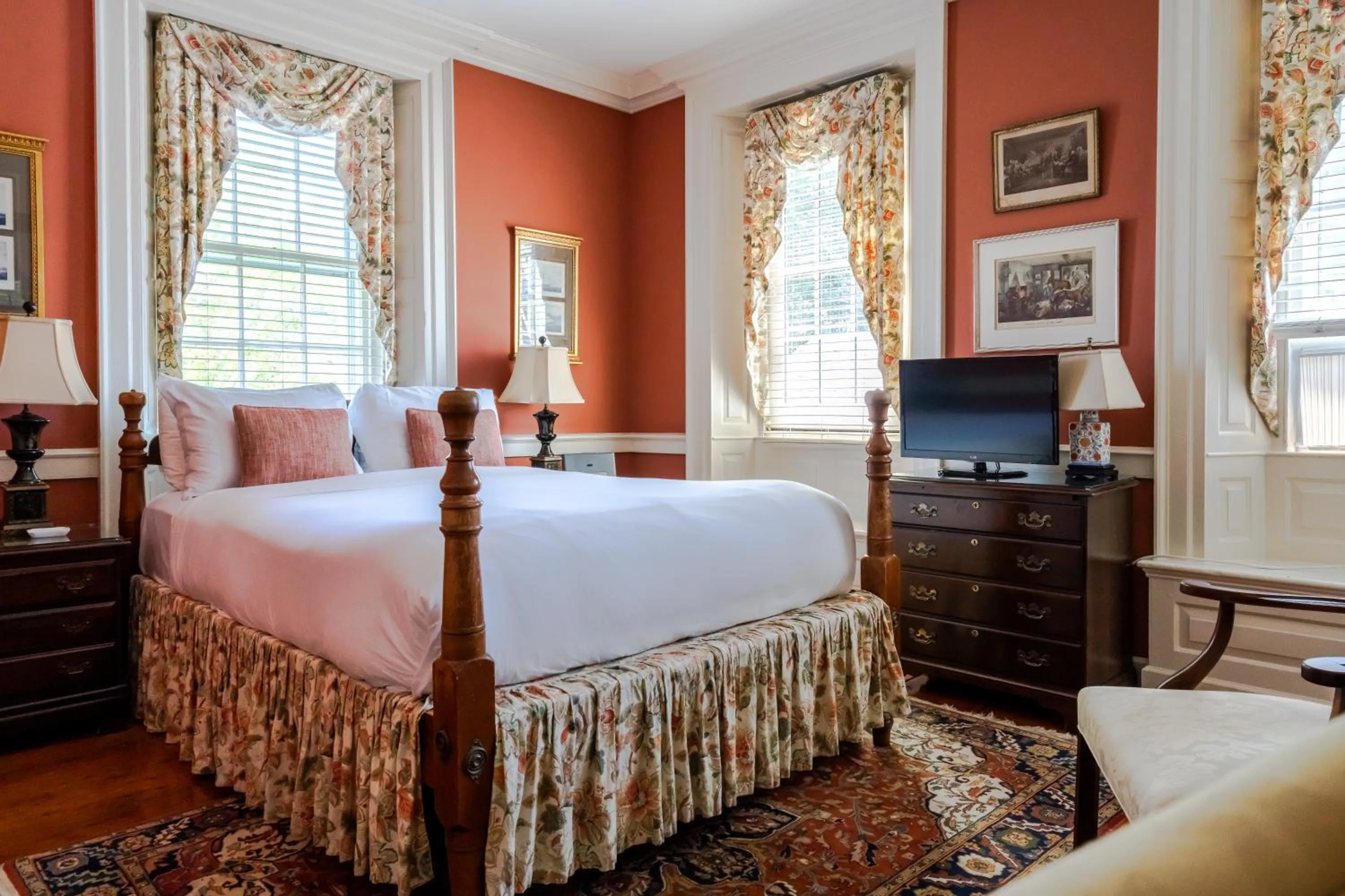 TV and multimedia, Bed in Francis Malbone House