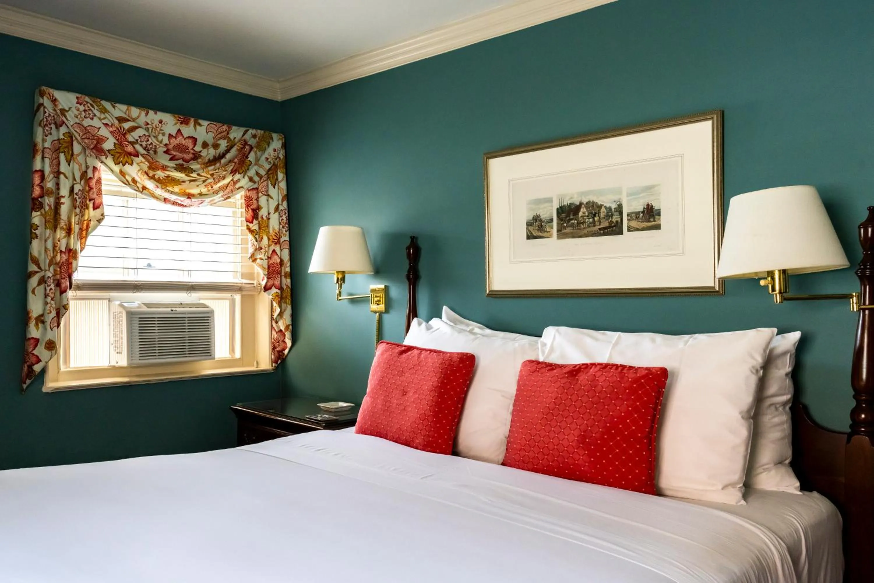 Bedroom, Bed in Francis Malbone House
