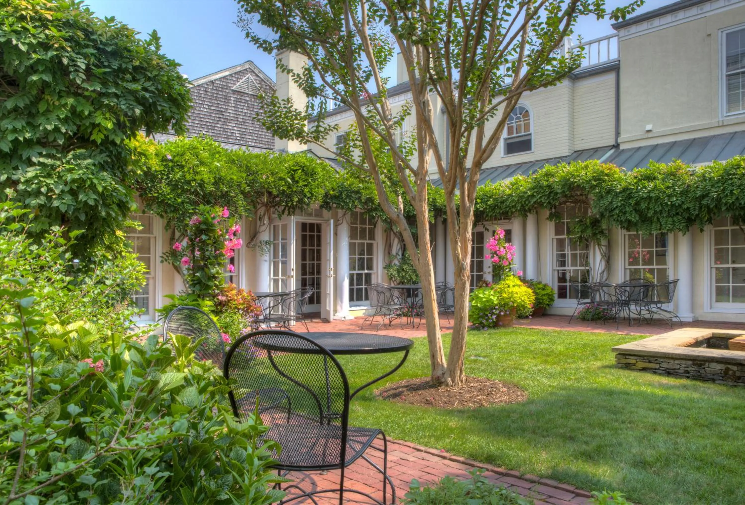 Patio in Francis Malbone House