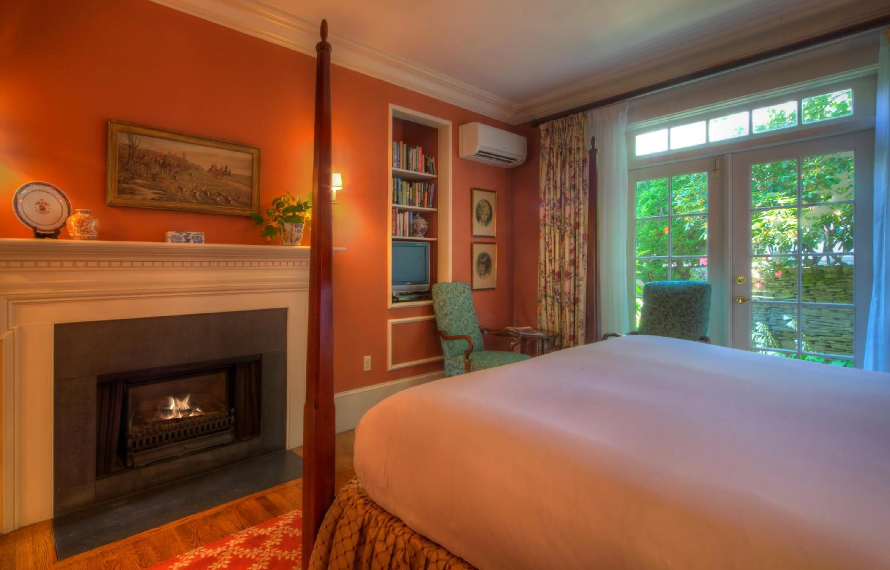 Garden, Bed in Francis Malbone House