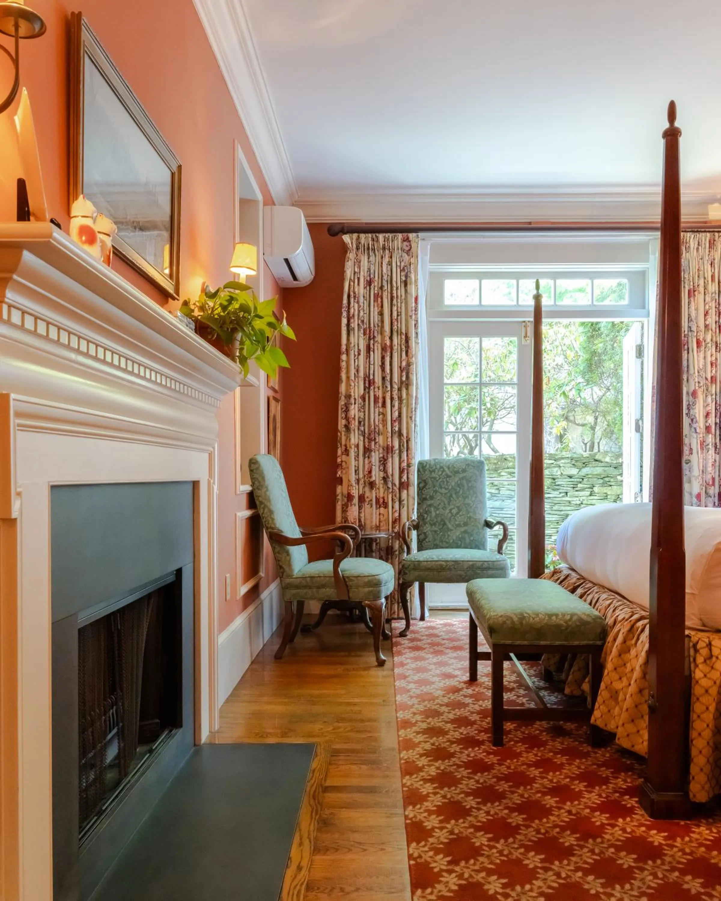 Patio in Francis Malbone House