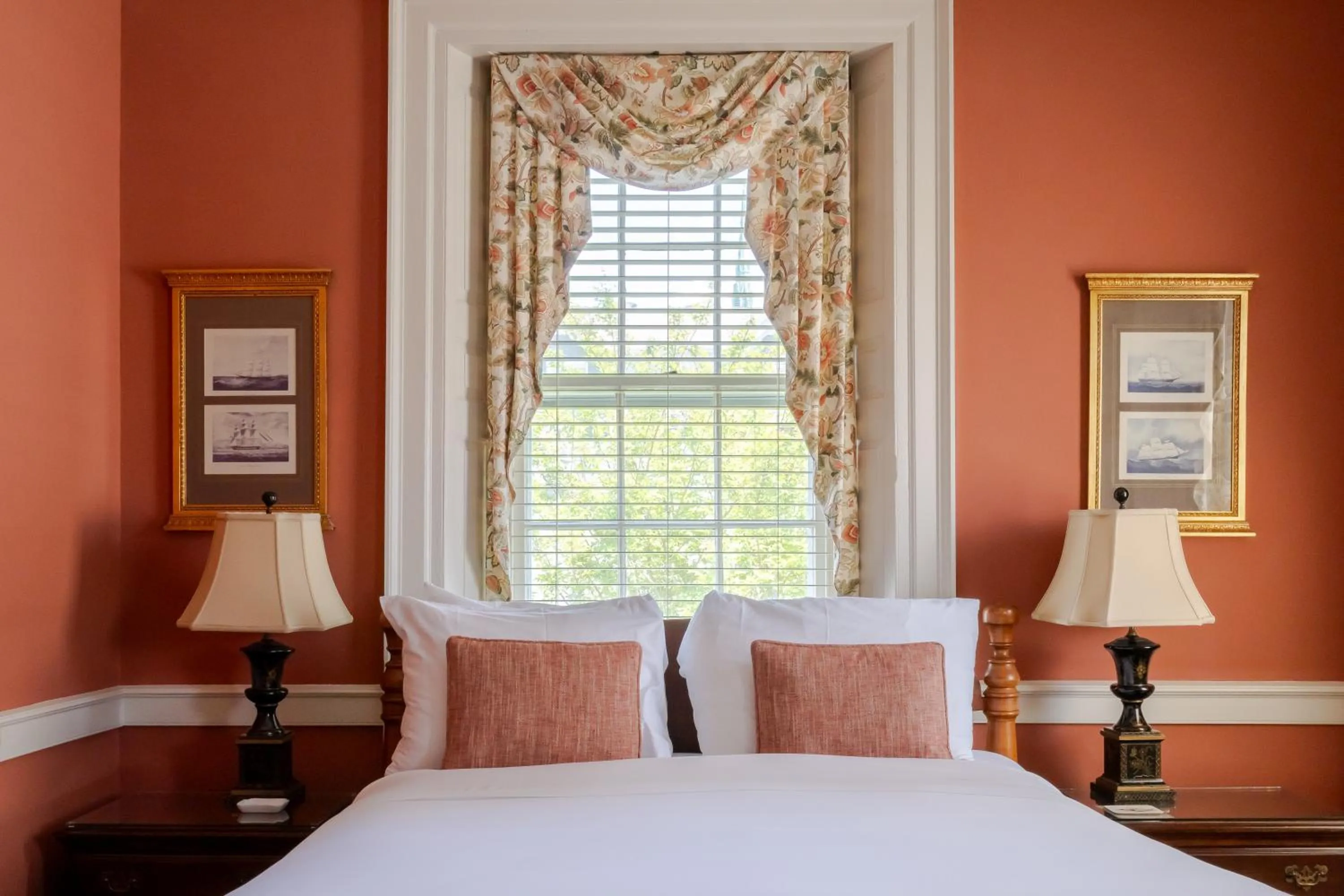 Bed in Francis Malbone House