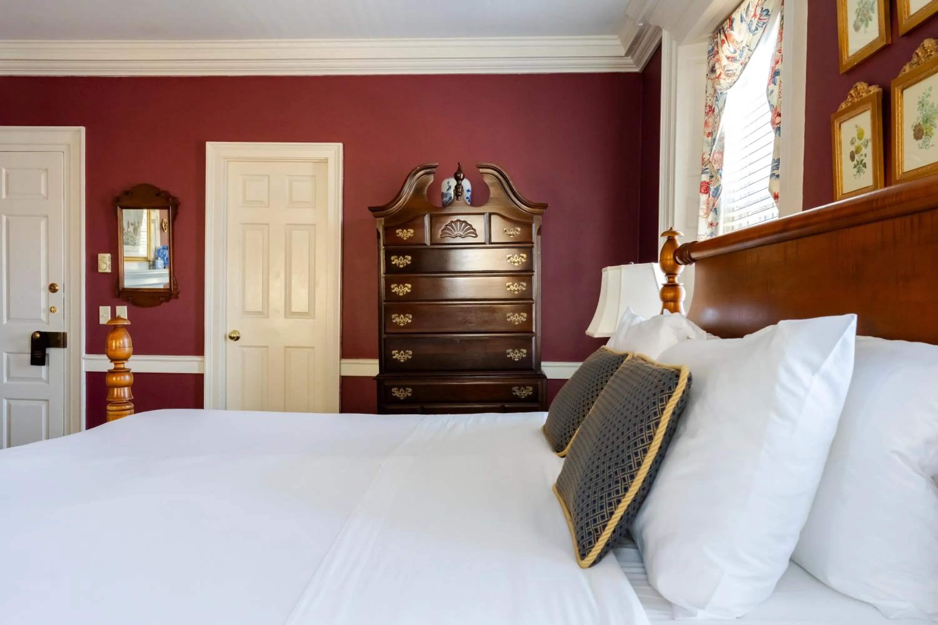 Bedroom, Bed in Francis Malbone House