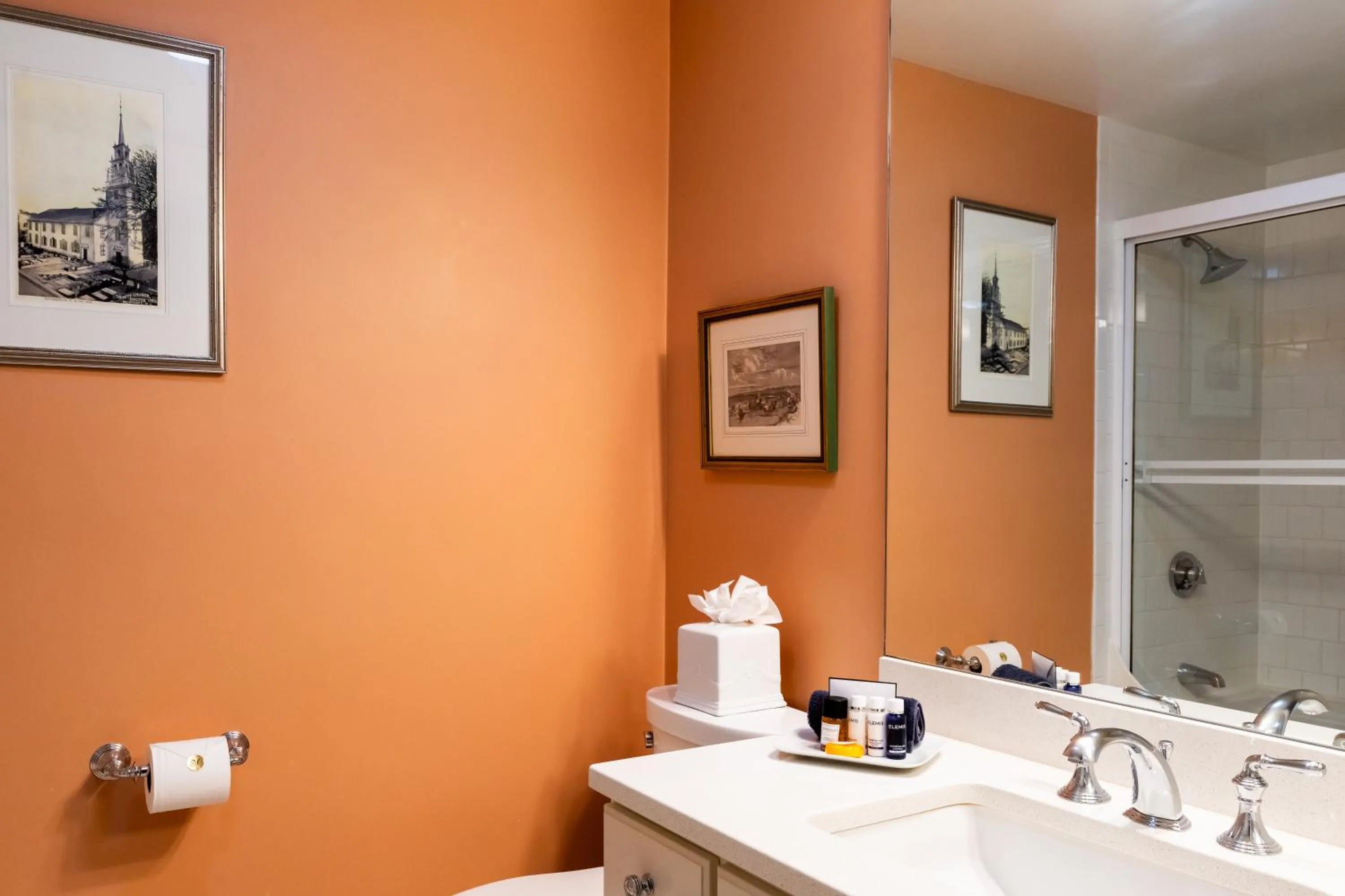 Bathroom in Francis Malbone House