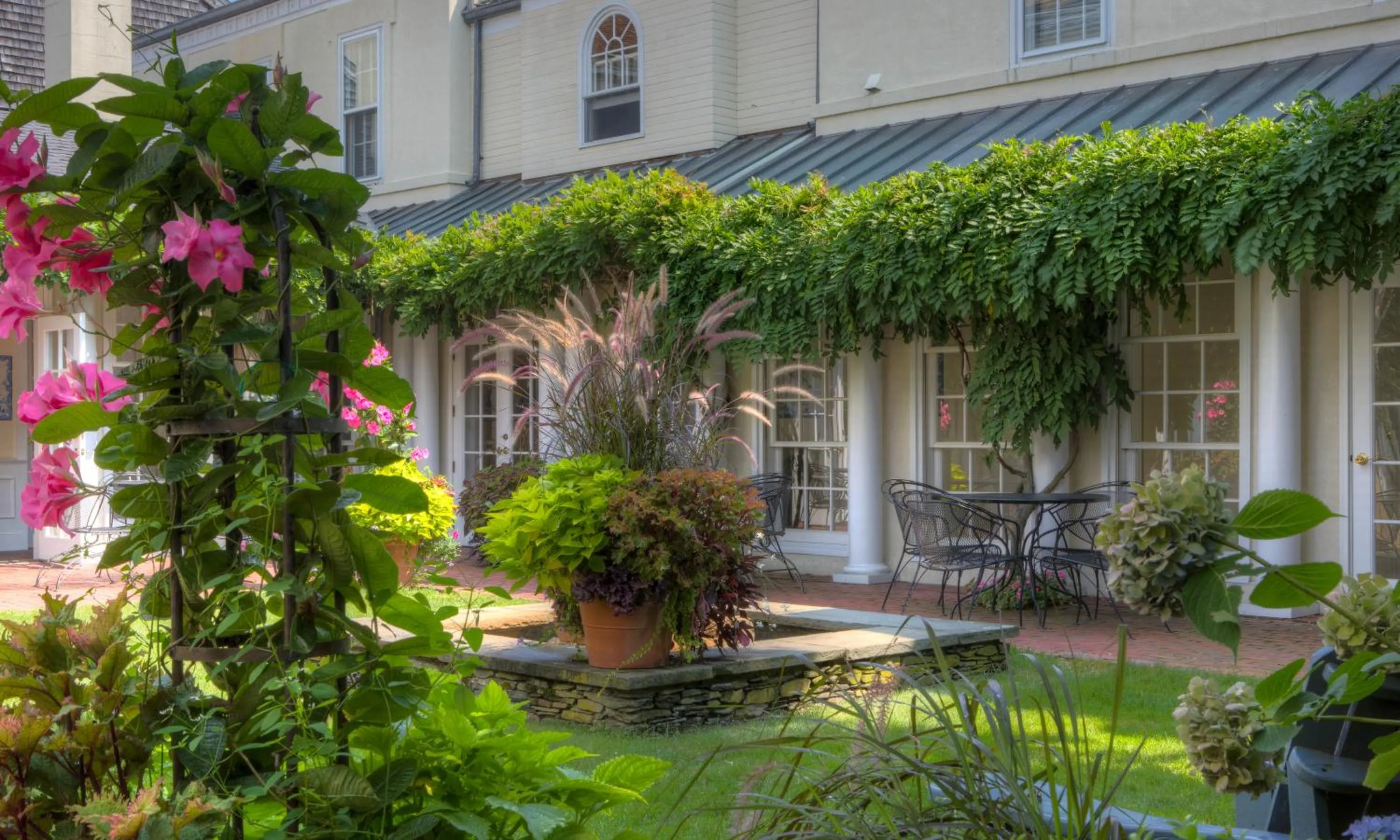 Patio in Francis Malbone House