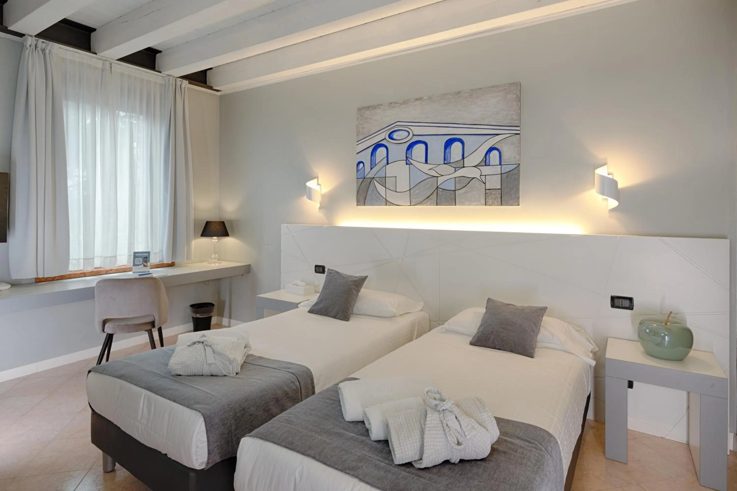 Photo of the whole room, Bed in Hotel Fontana Verona