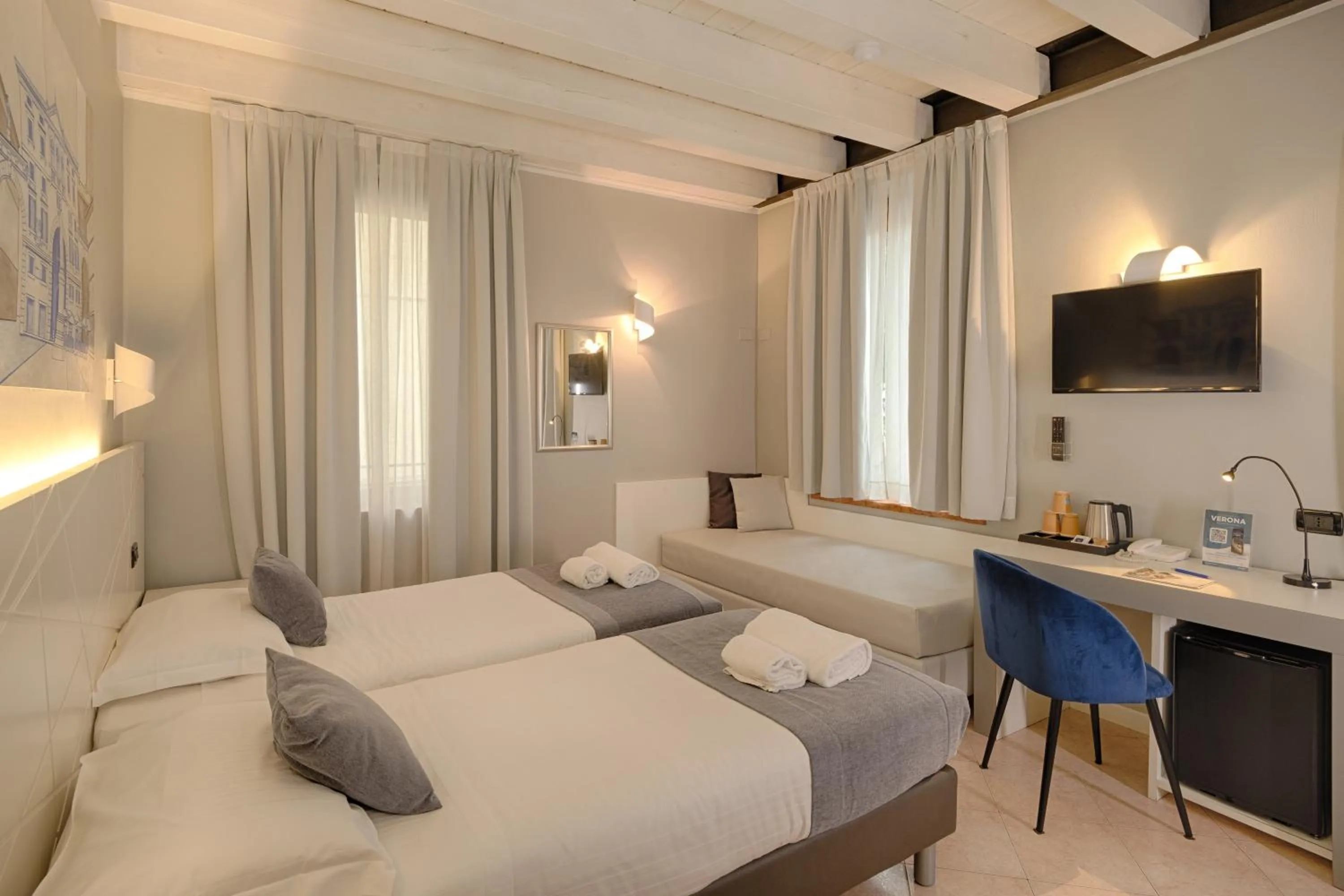 Photo of the whole room, Bed in Hotel Fontana Verona