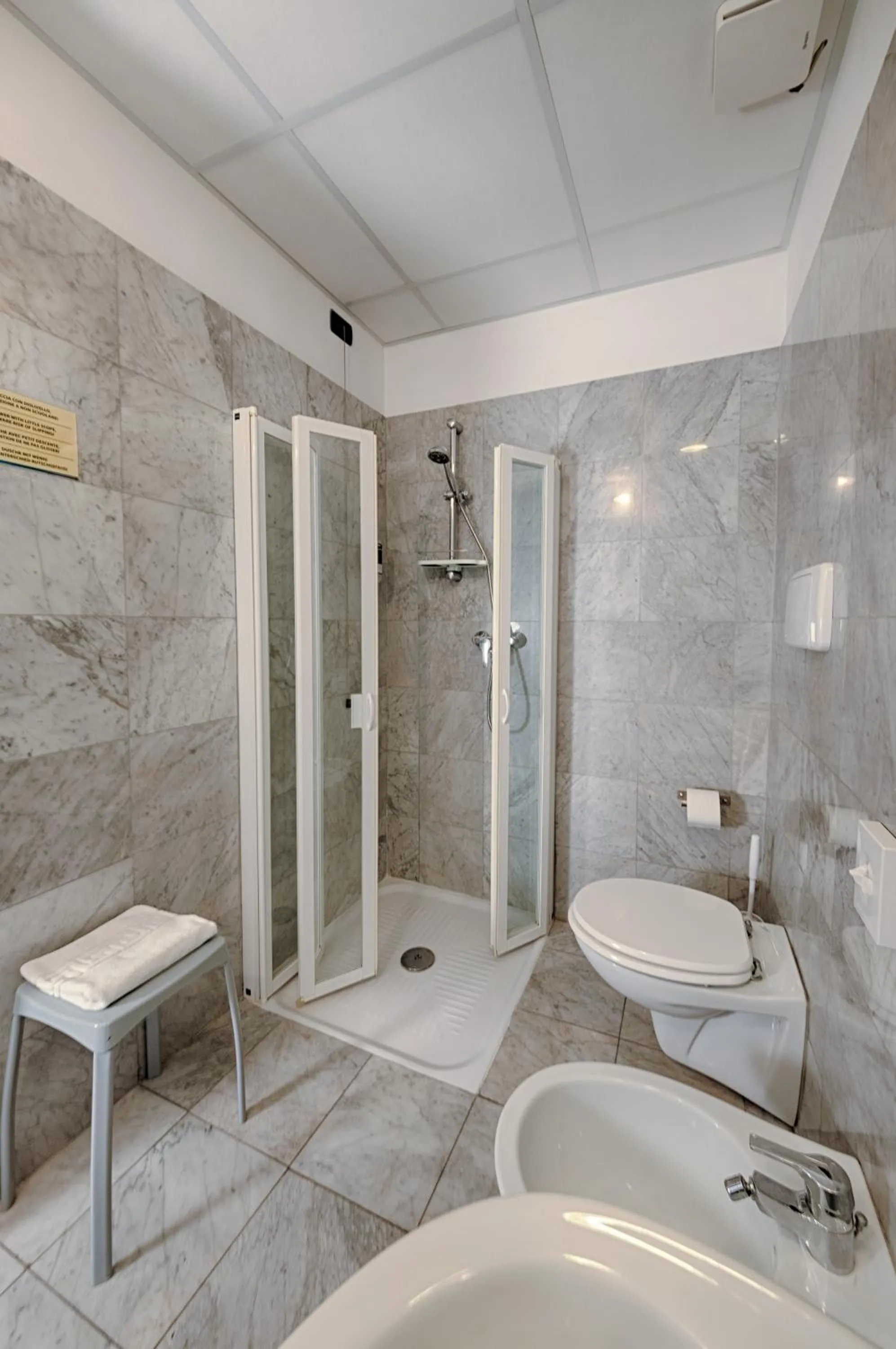 Bathroom in Hotel Fontana Verona