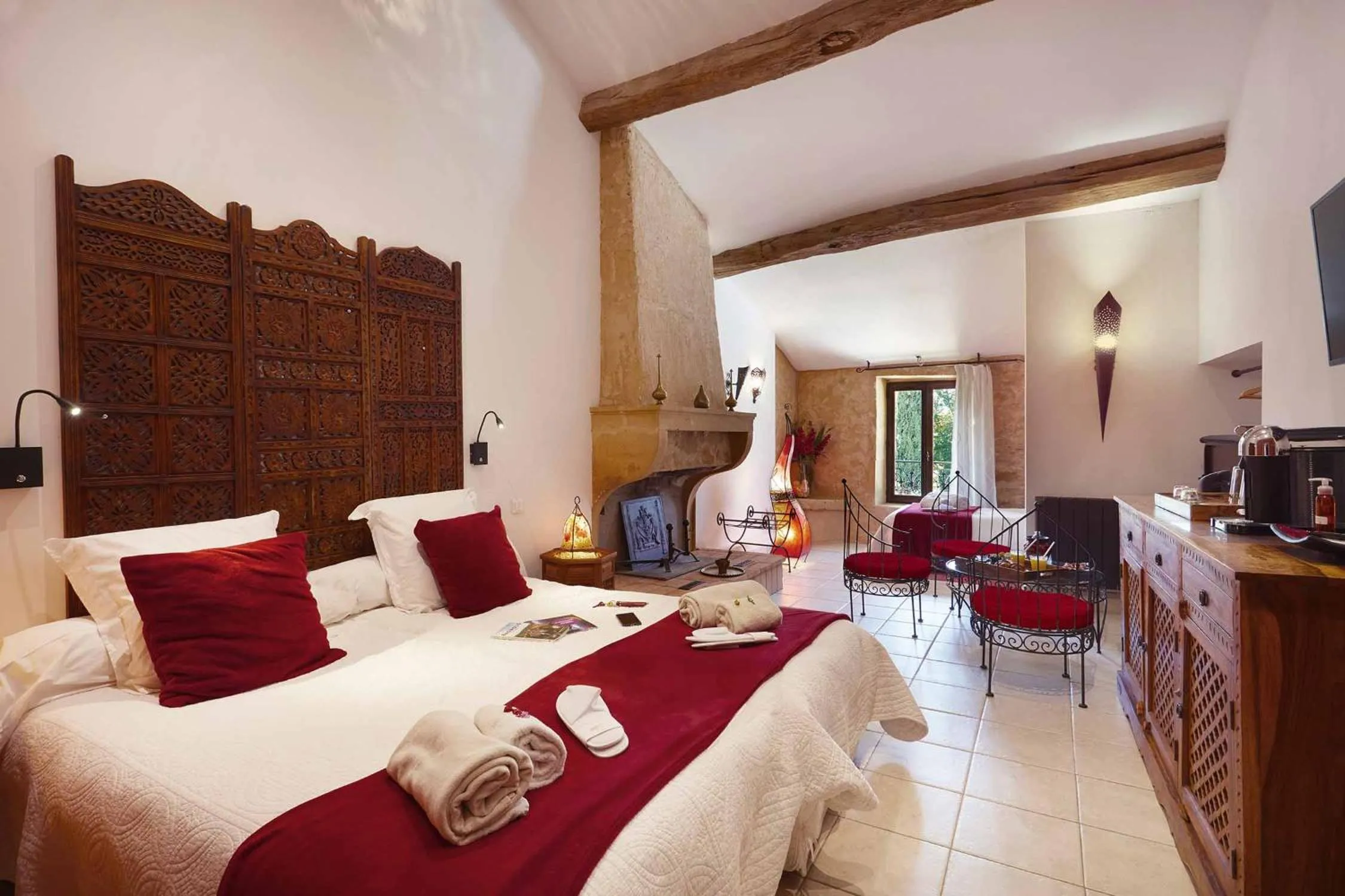 Bathroom, Bed in Le Clos Des Anges