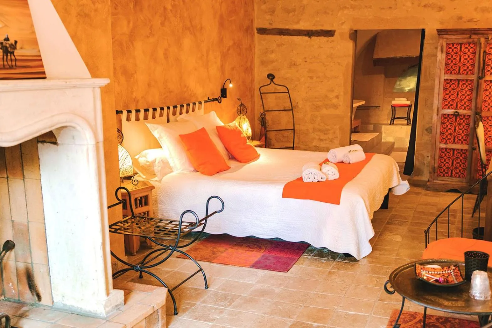 Animals, Bed in Le Clos Des Anges
