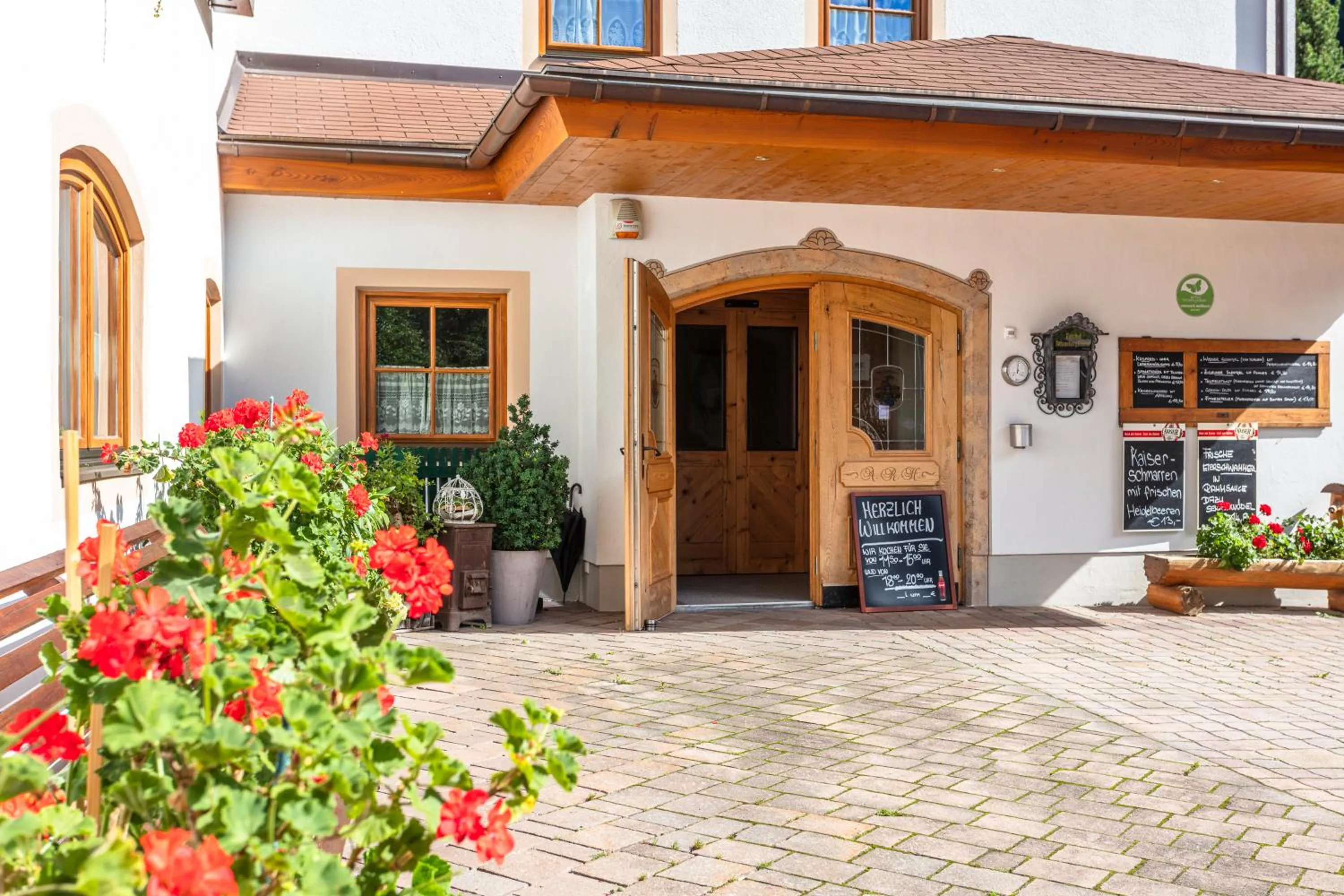 Facade/entrance in Landgasthof Seisenbergklamm