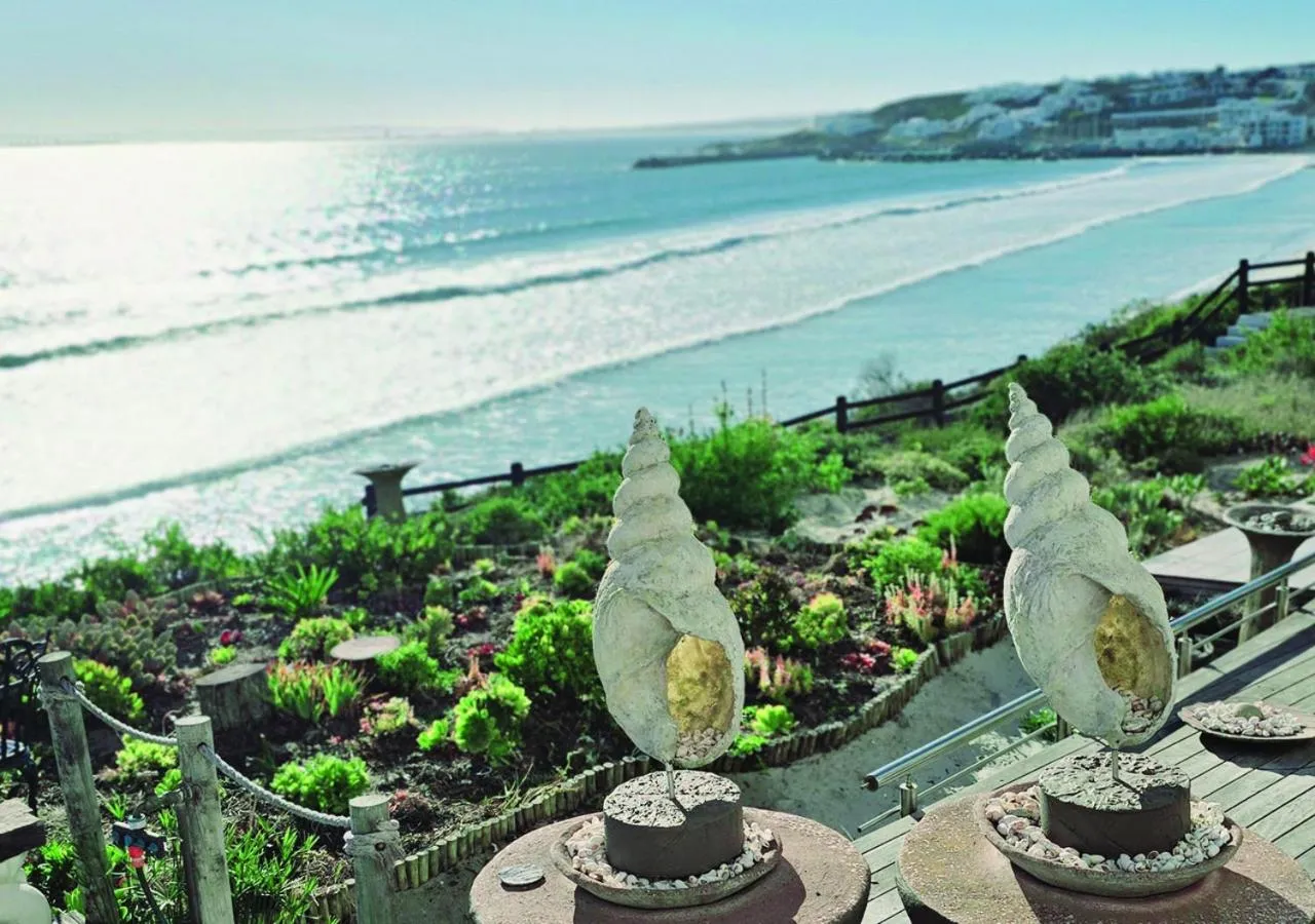 Garden in Crystal Lagoon Lodge