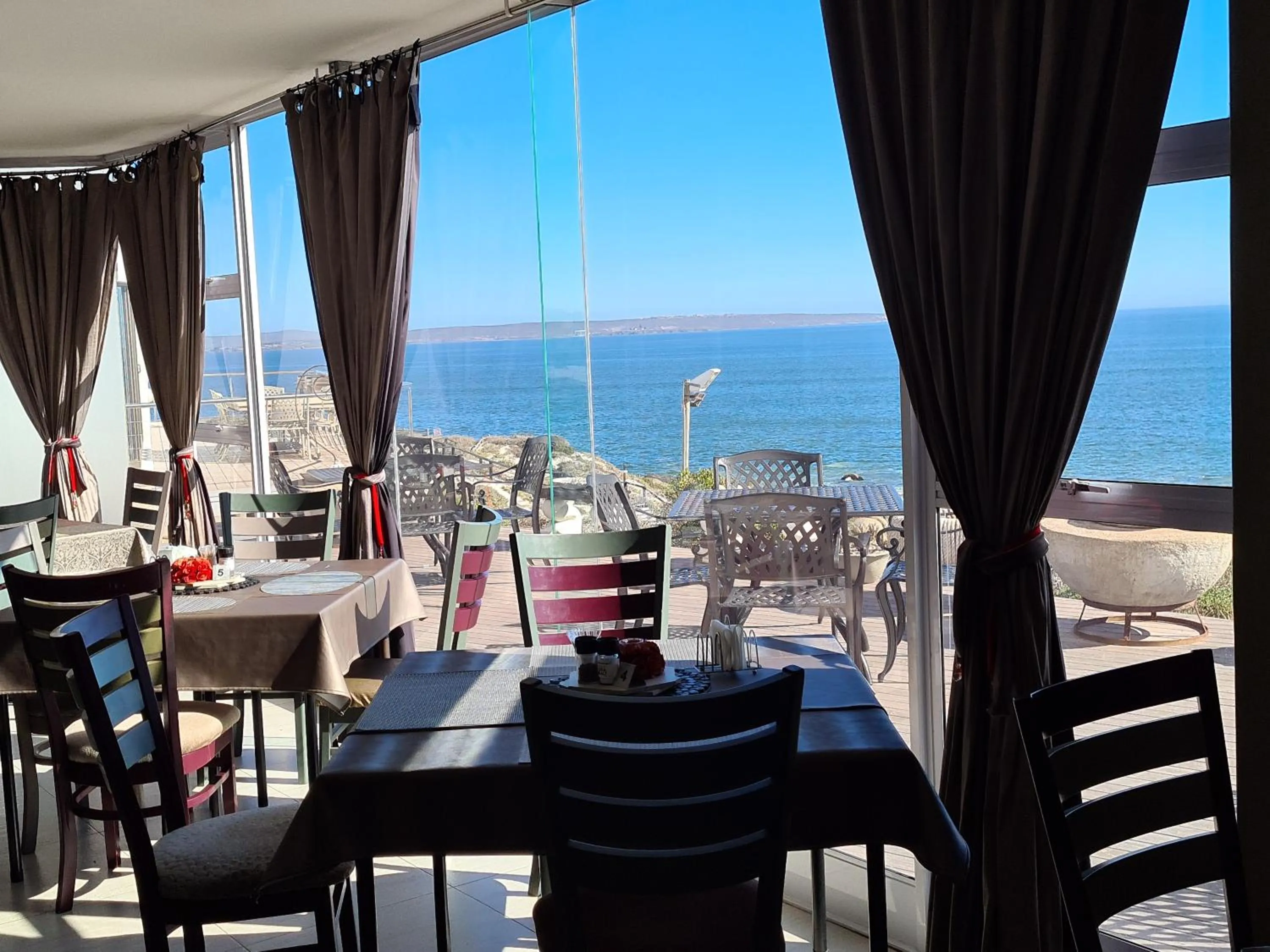 Restaurant/places to eat in Crystal Lagoon Lodge