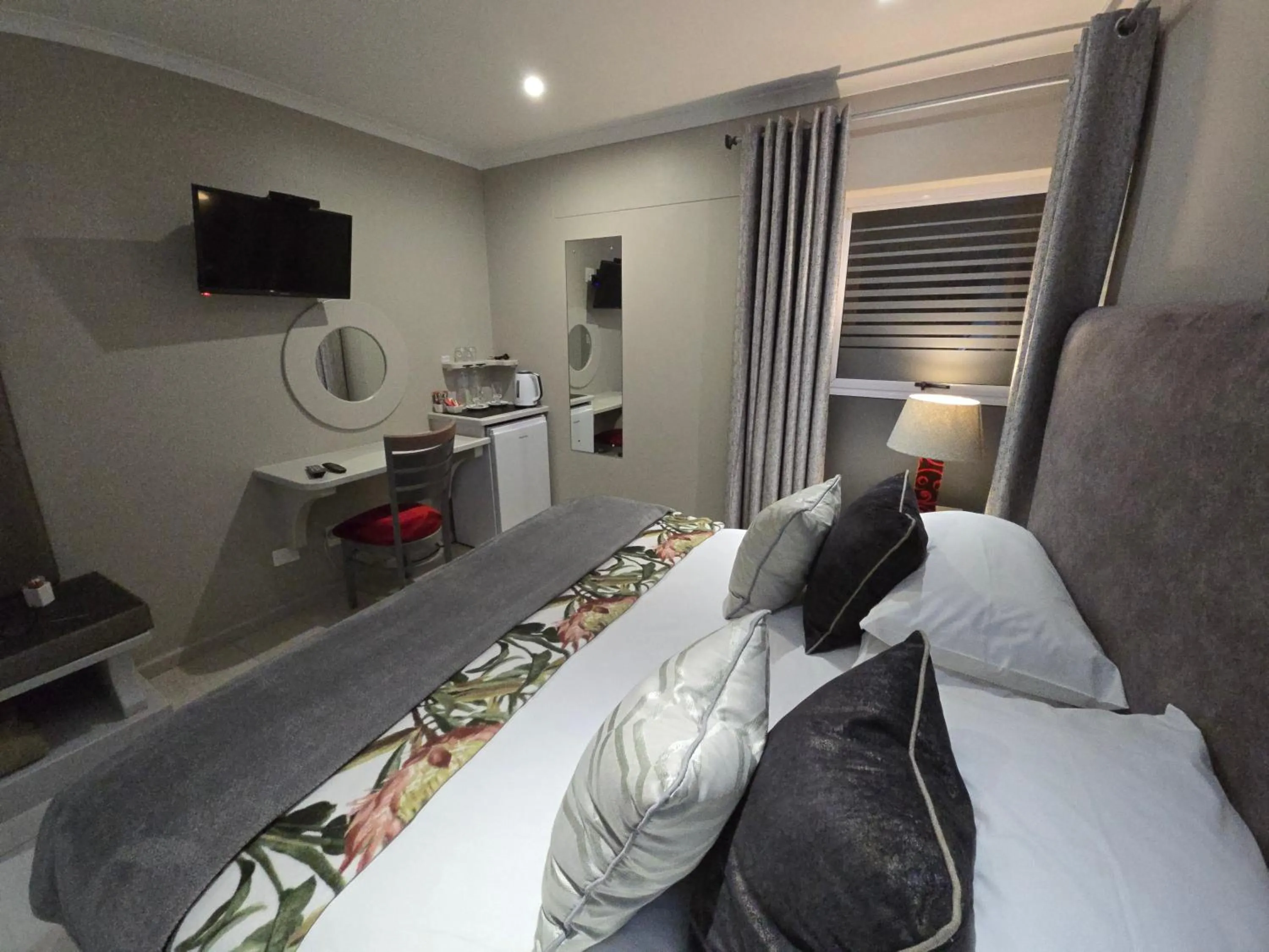 Bedroom, Bed in Crystal Lagoon Lodge