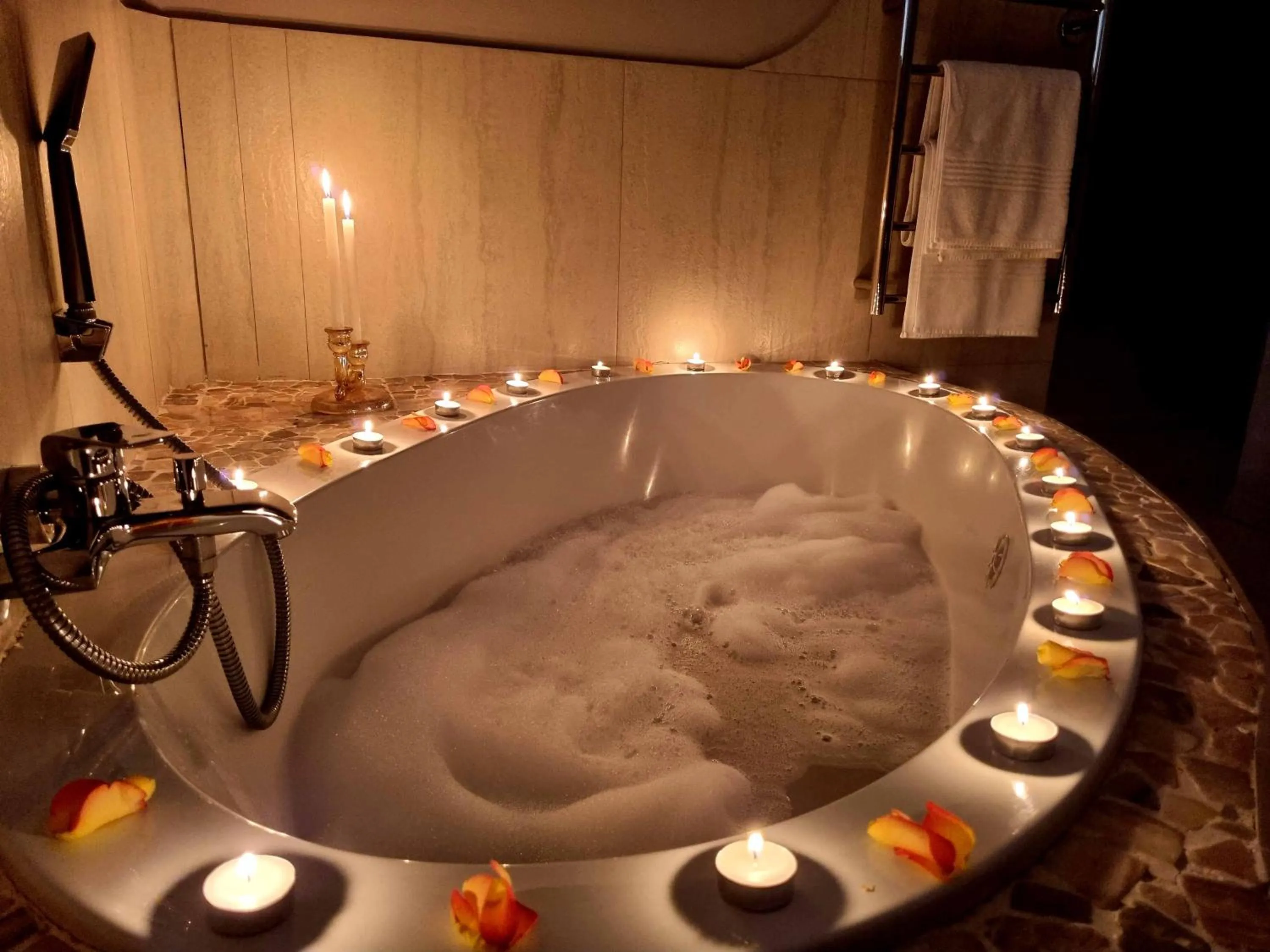 Bath in Crystal Lagoon Lodge