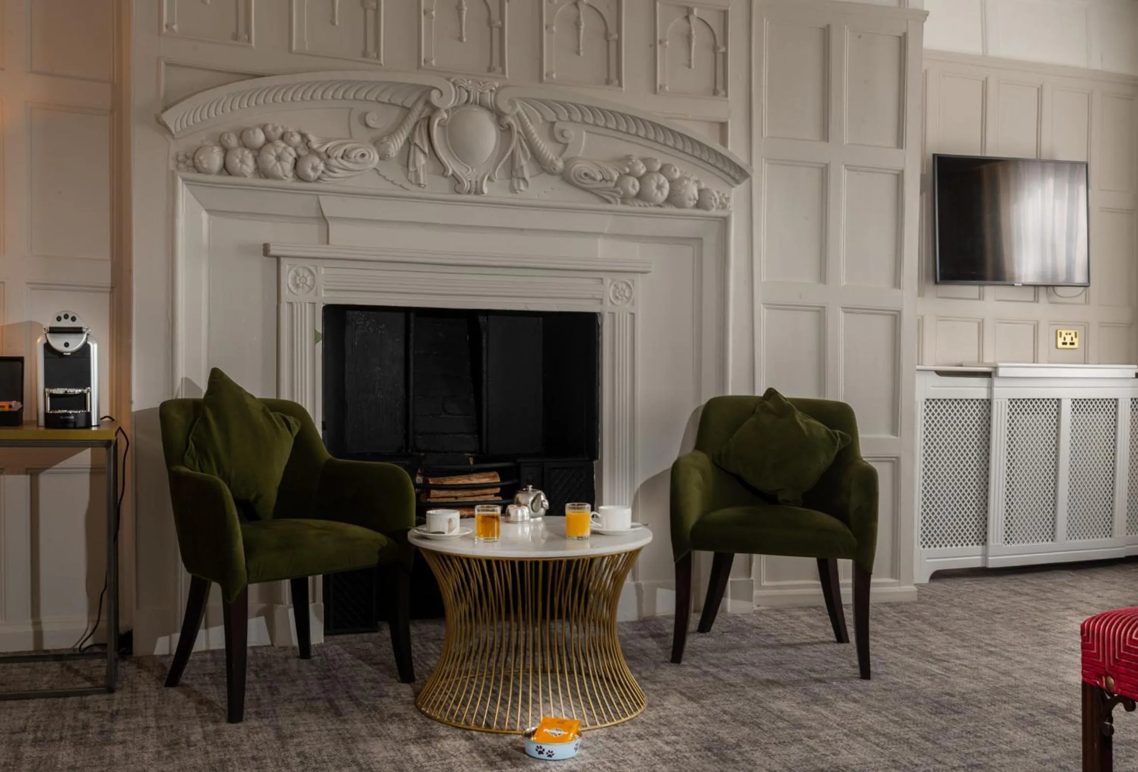 flat iron in Hatherley Manor Hotel & Spa