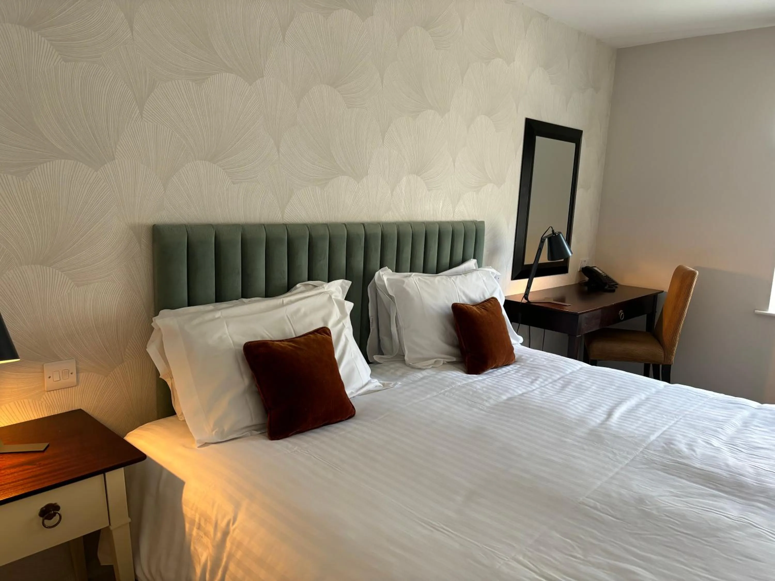 Photo of the whole room, Bed in Hatherley Manor Hotel & Spa