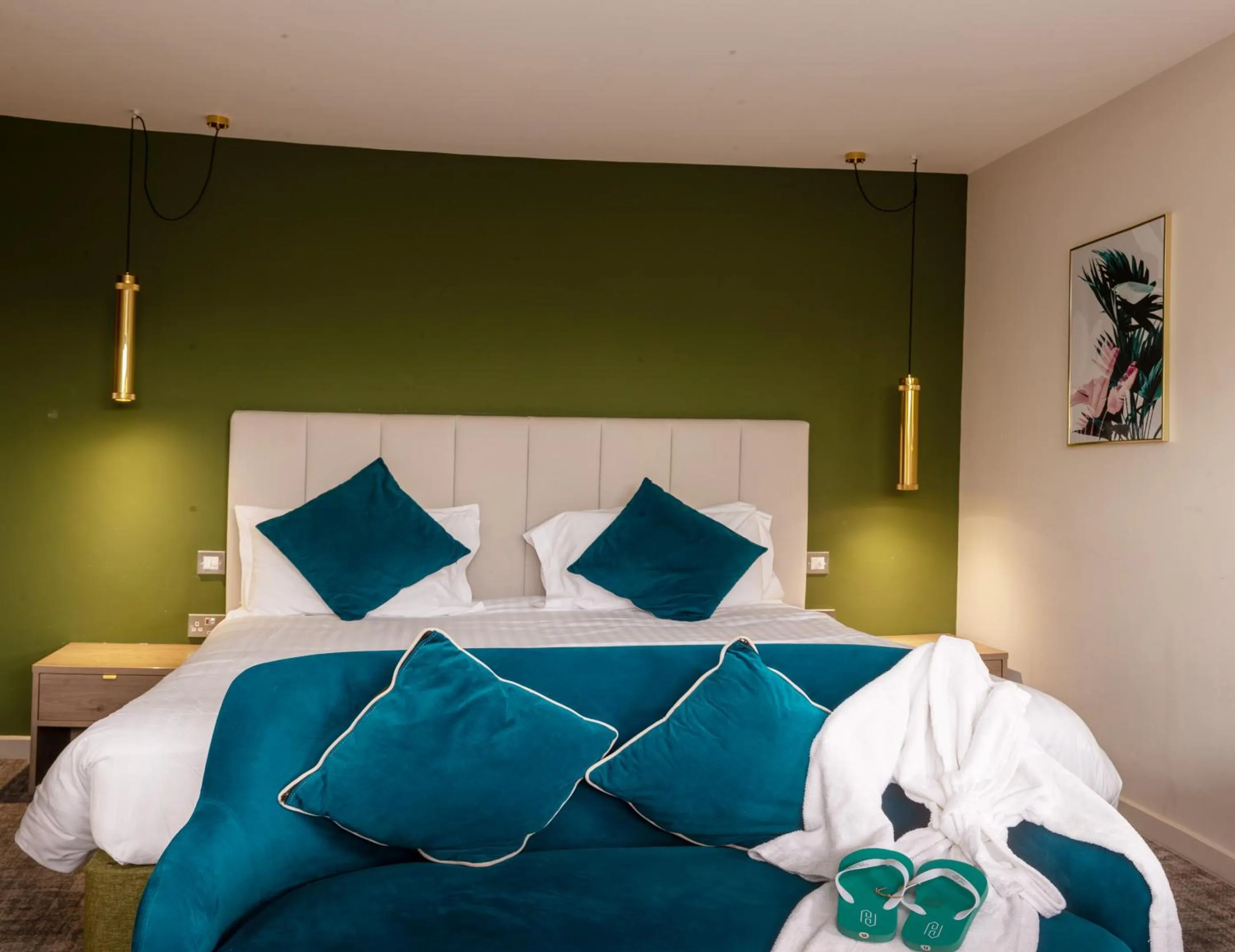 Bed in Hatherley Manor Hotel & Spa