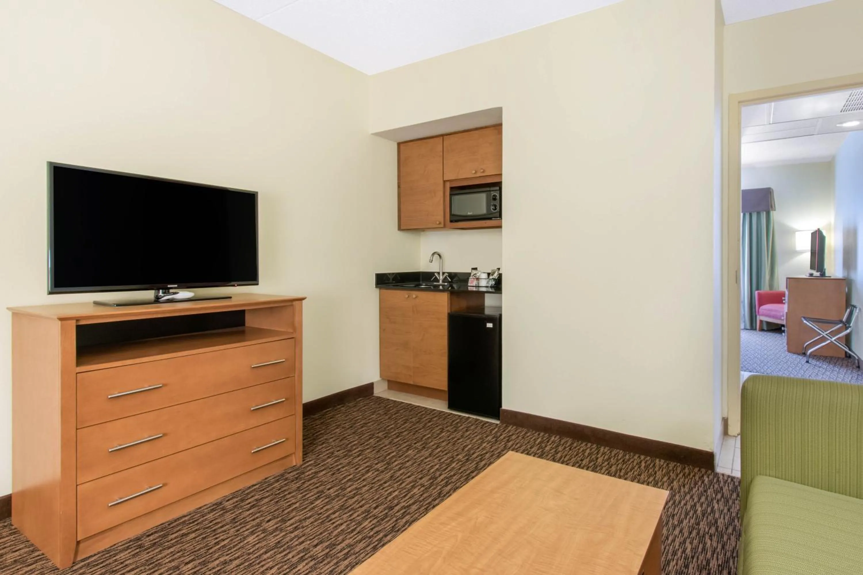 Clarion Hotel & Suites University-Shippensburg
