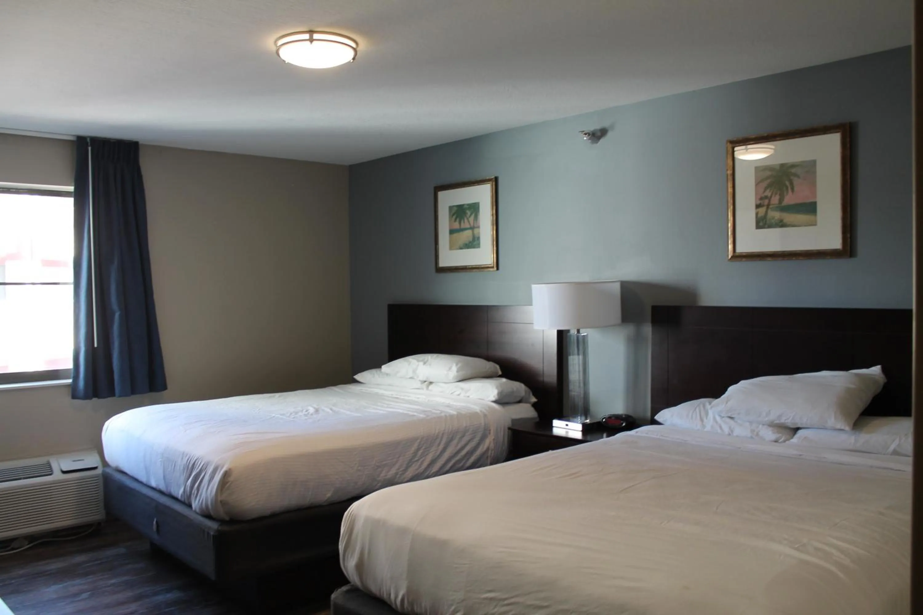 Bedroom, Bed in Put-in-Bay Resort & Conference Center