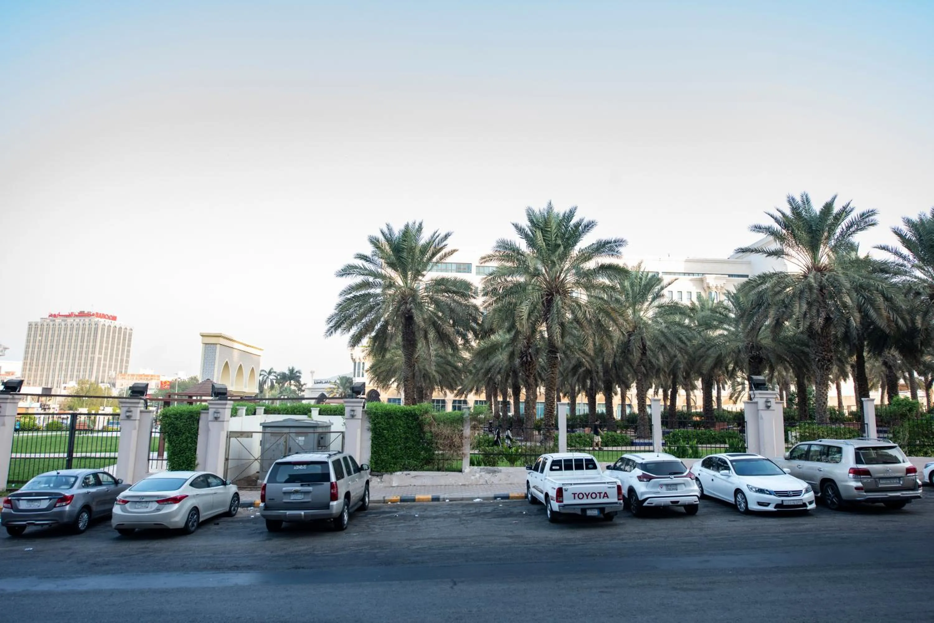 Parking in Paradise Inn Jeddah Hotel