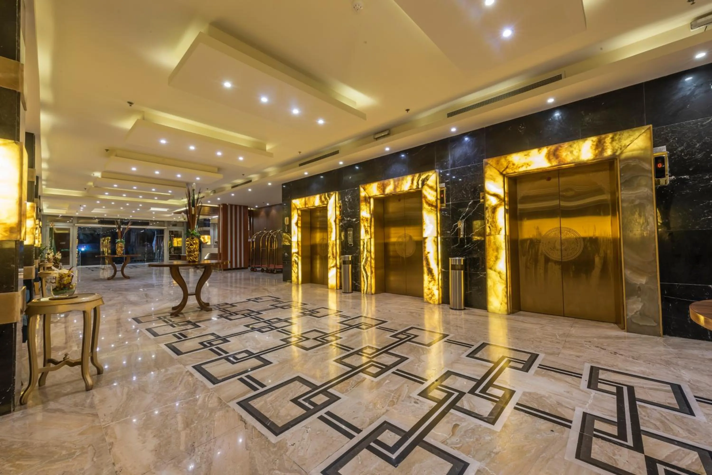 Lobby or reception in Paradise Inn Jeddah Hotel