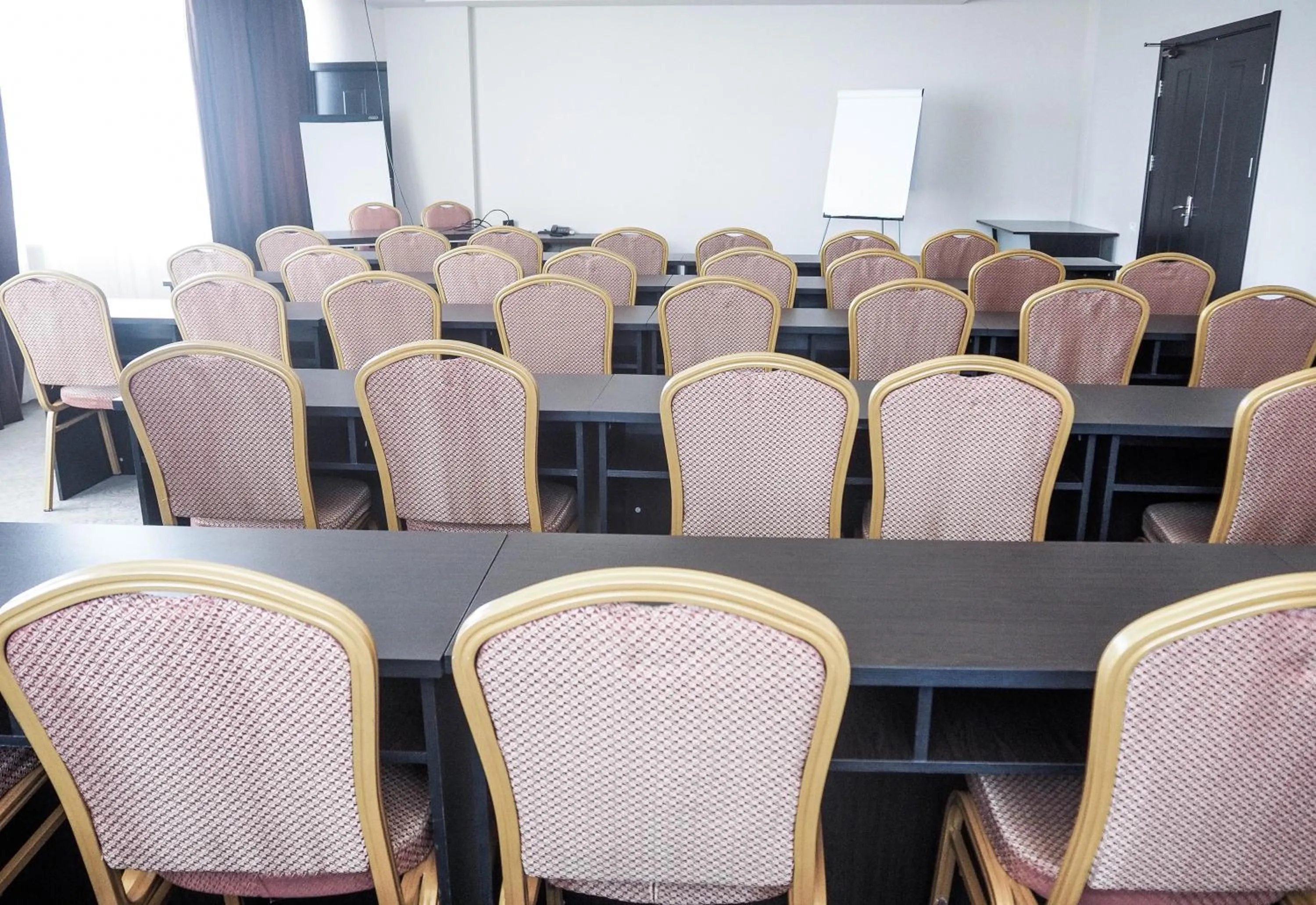 Business facilities in Hotel Nevada