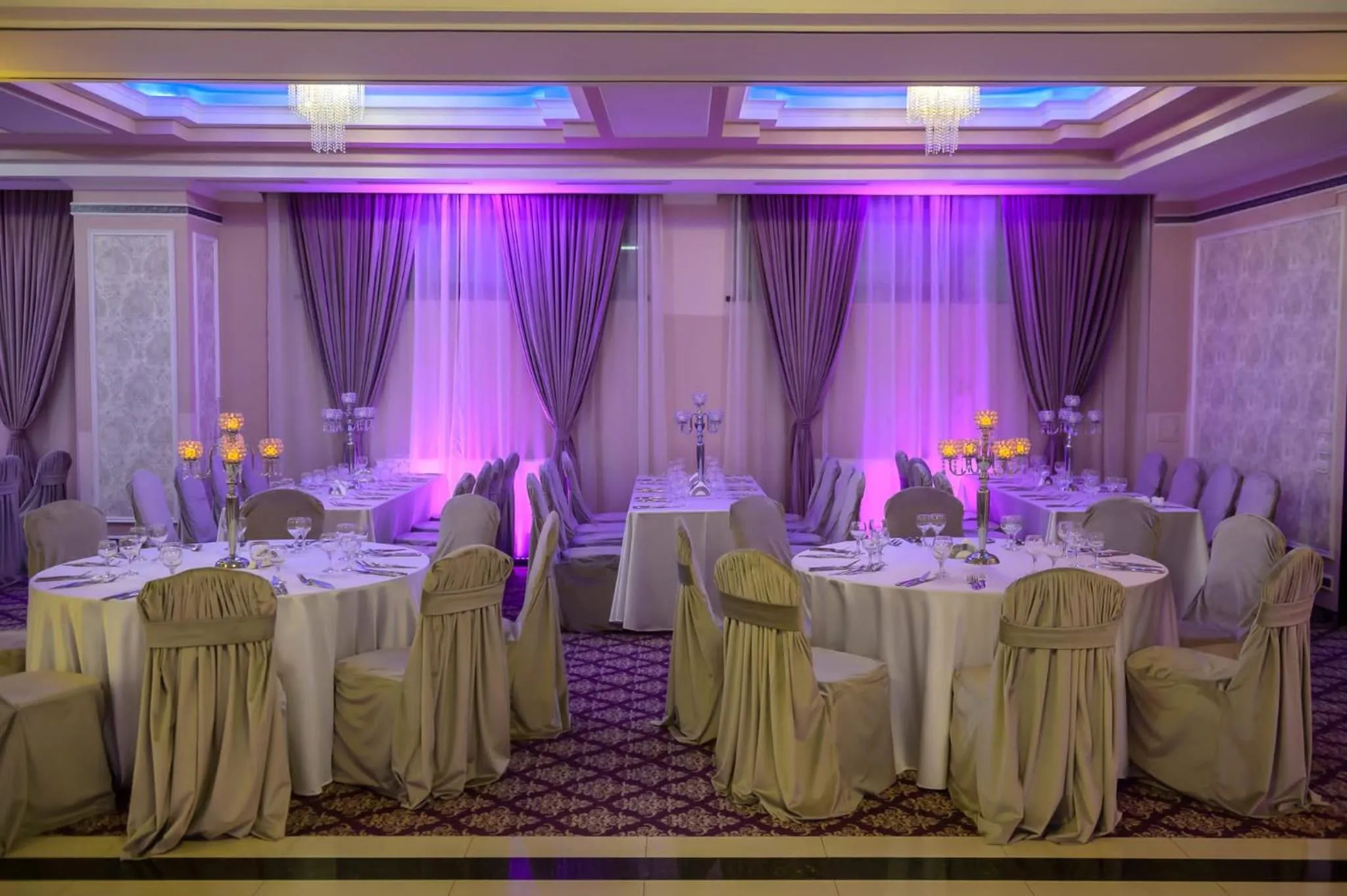 Restaurant/places to eat in Hotel Nevada