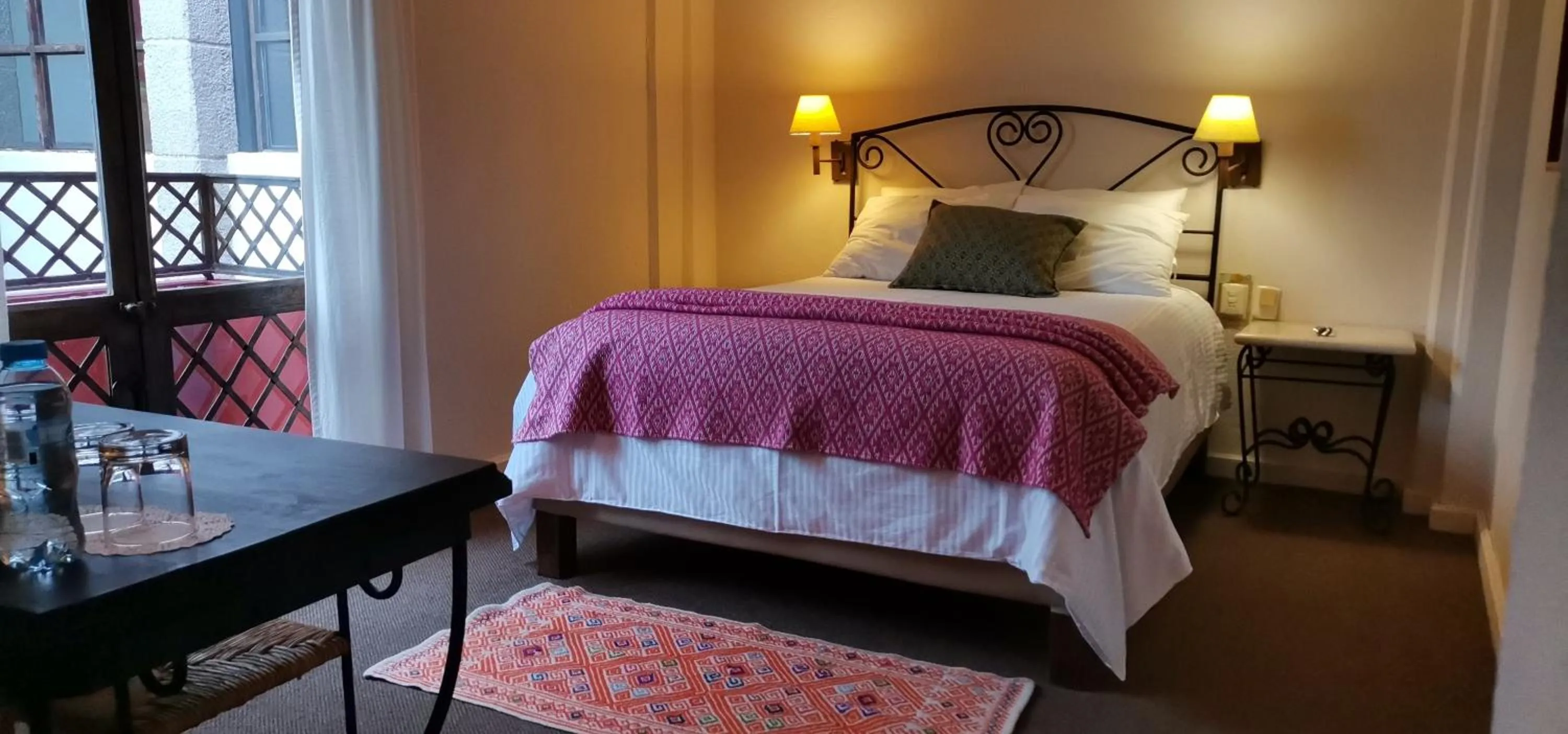 Photo of the whole room, Bed in Posada Real de Chiapas