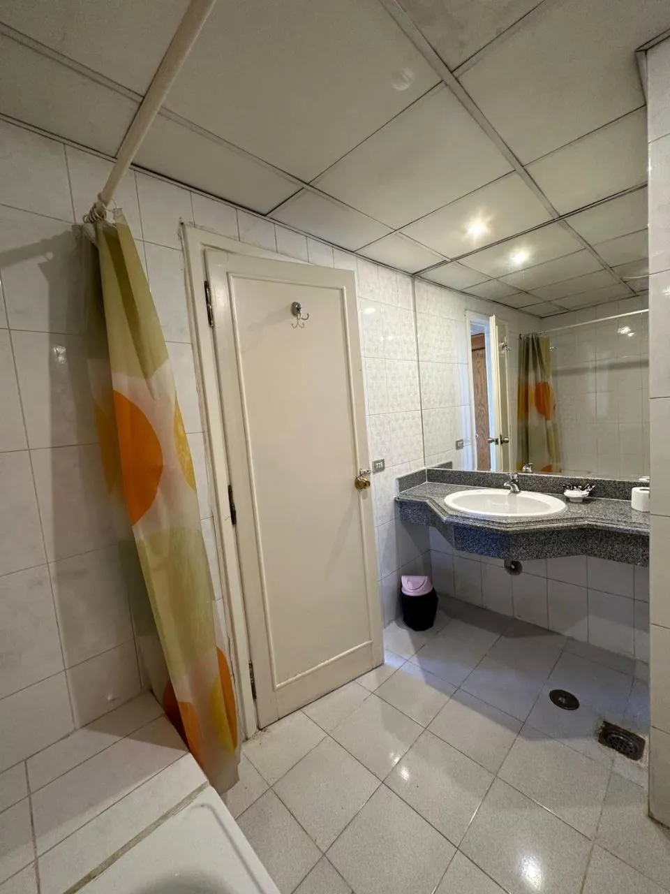 Shower in Queens Valley Hotel