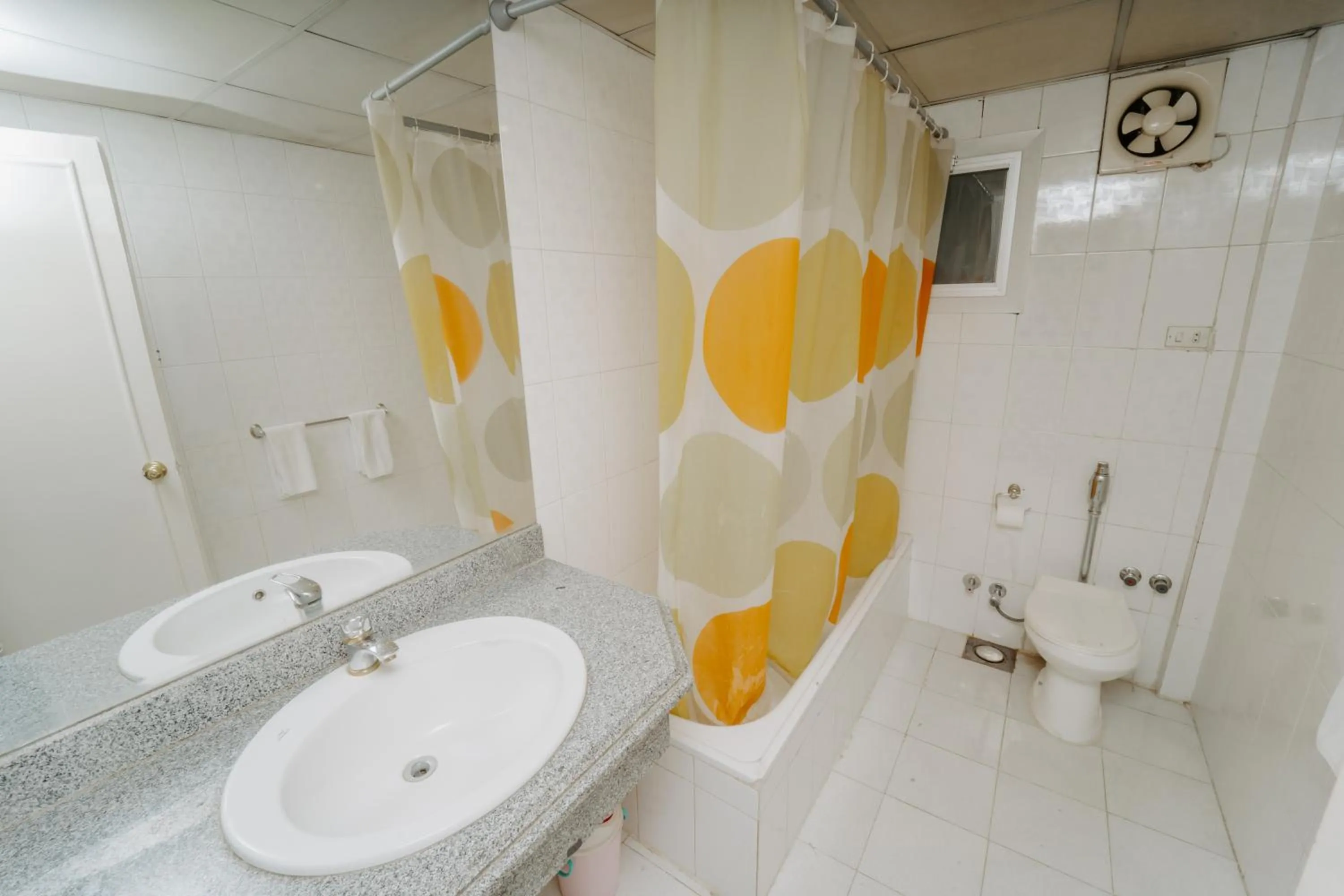 Shower in Queens Valley Hotel