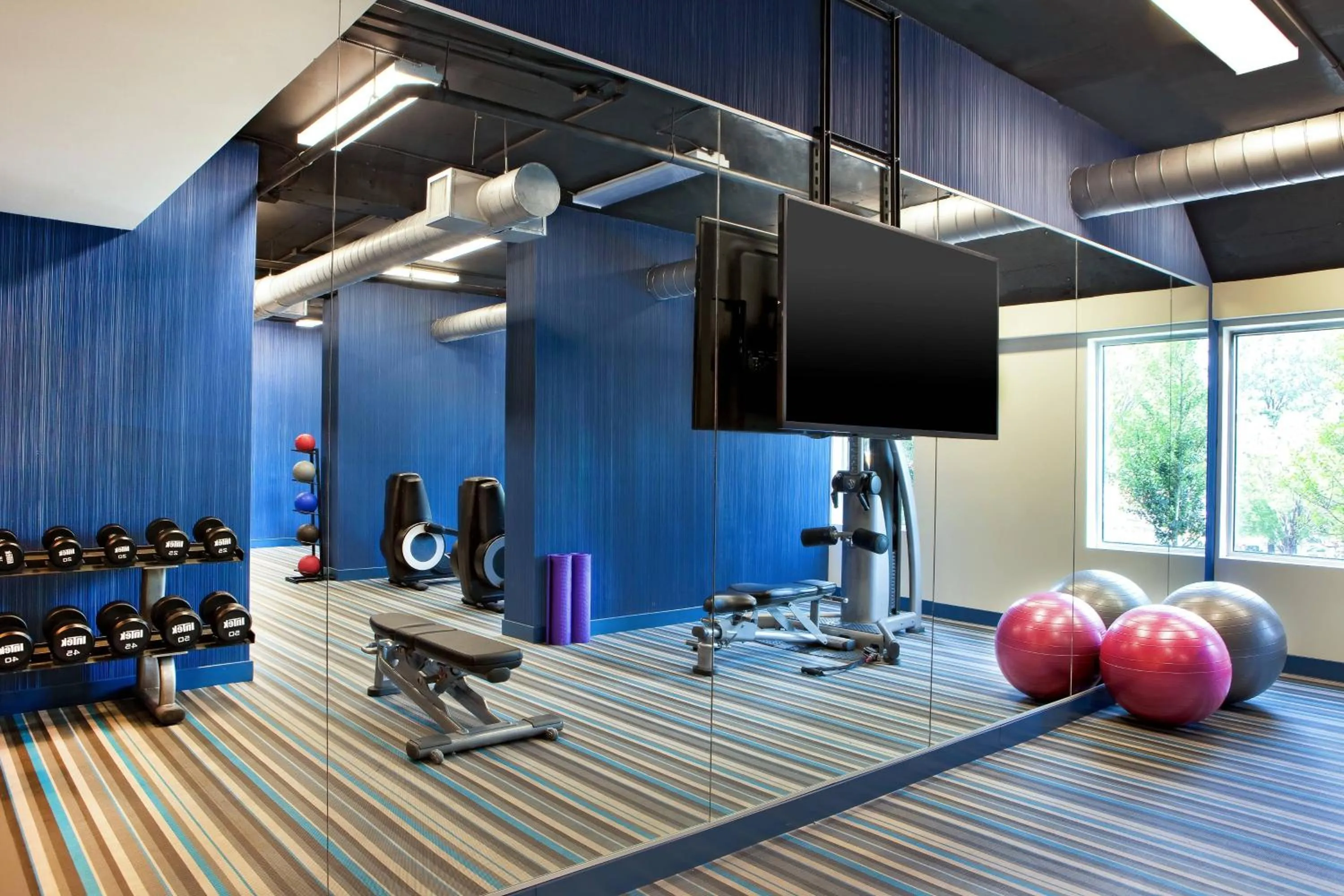 Fitness centre/facilities in Aloft Atlanta Downtown