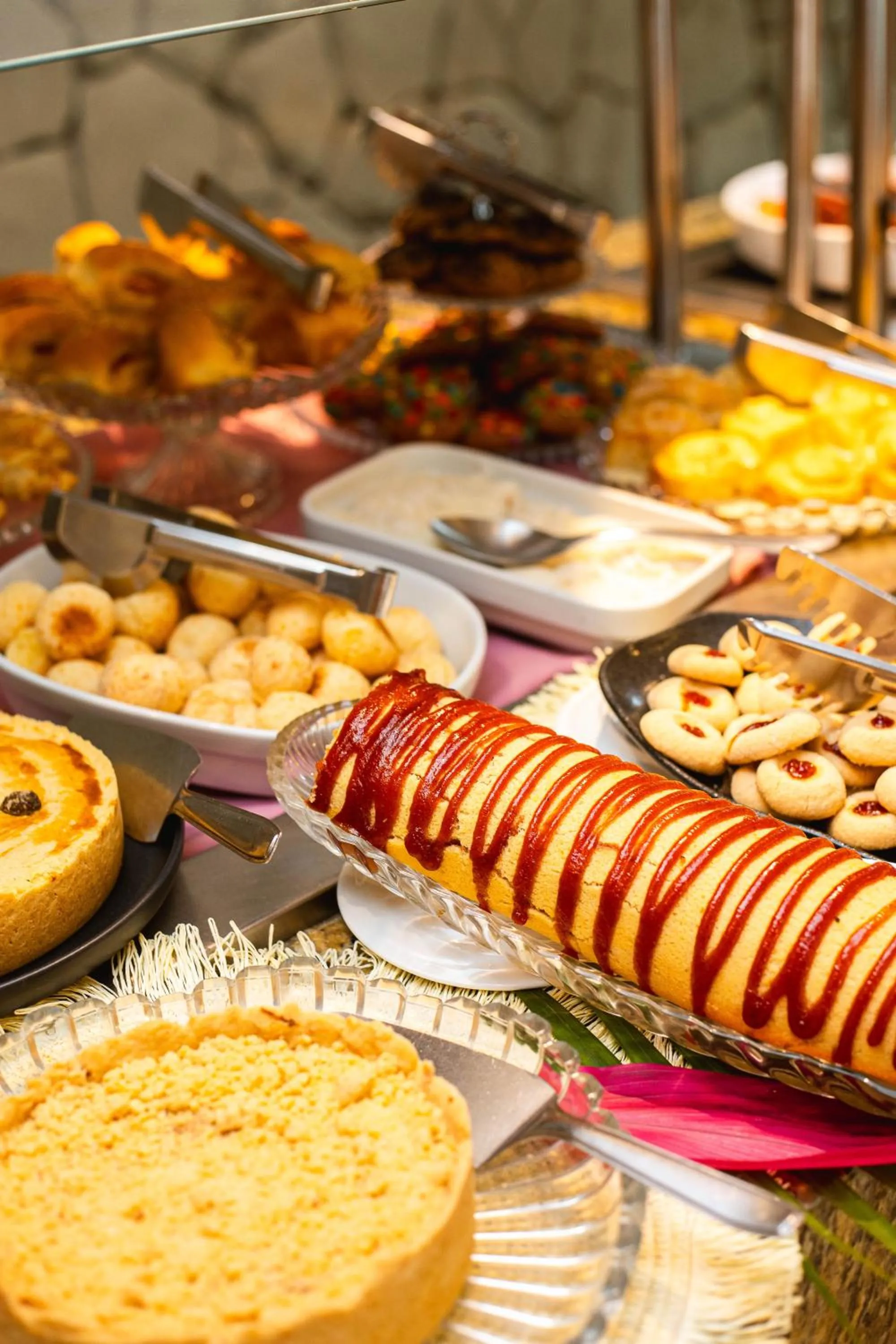 Buffet breakfast in Baía Branca Beach Resort