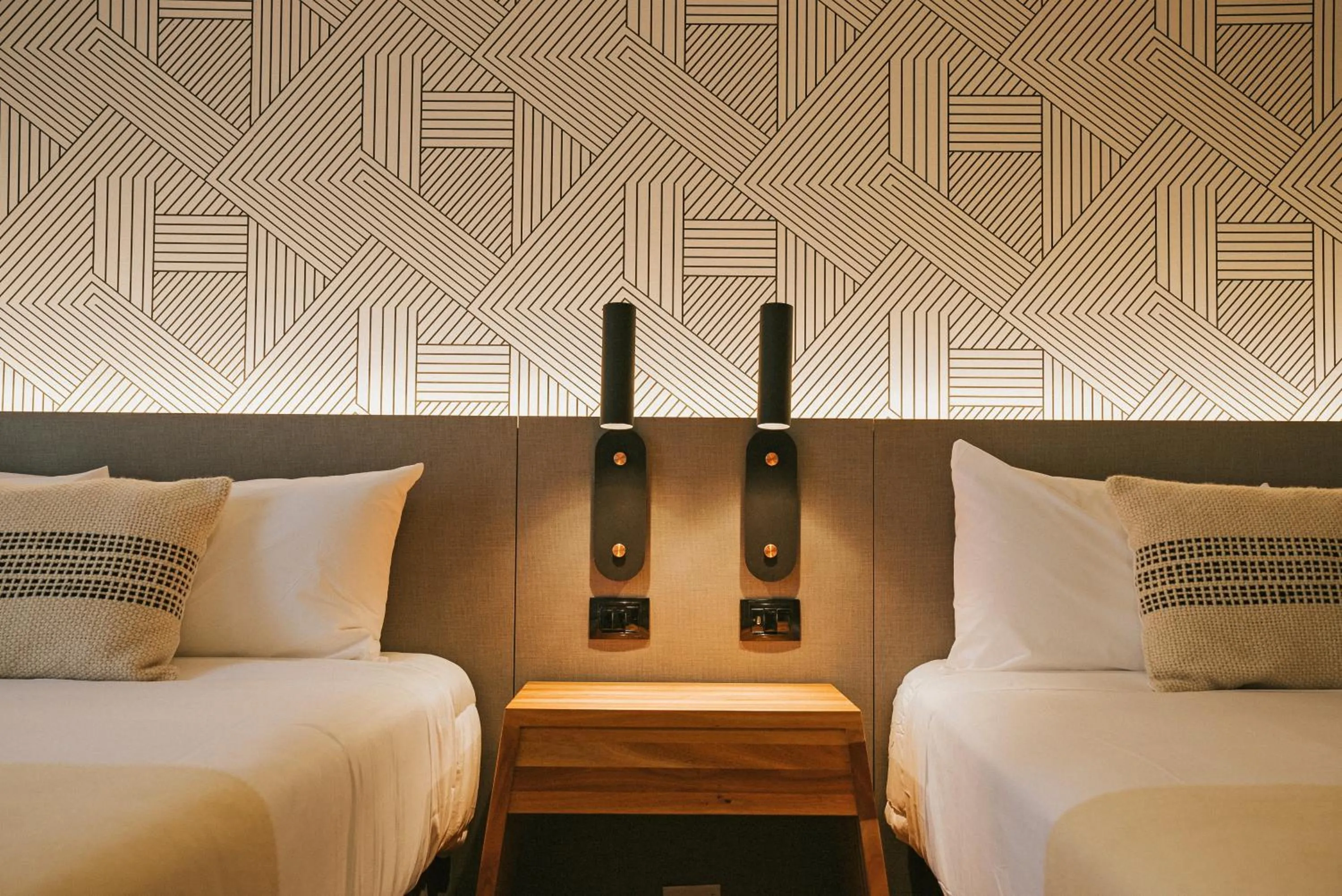 Bed in Howard Johnson Plaza La Ribera