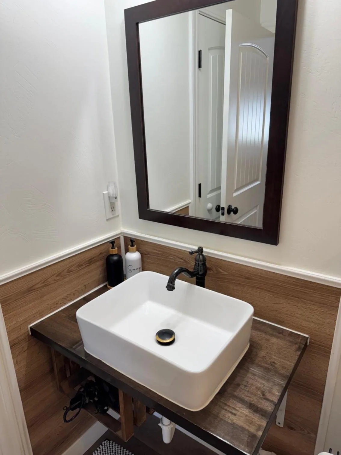 Bathroom in The Panguitch House