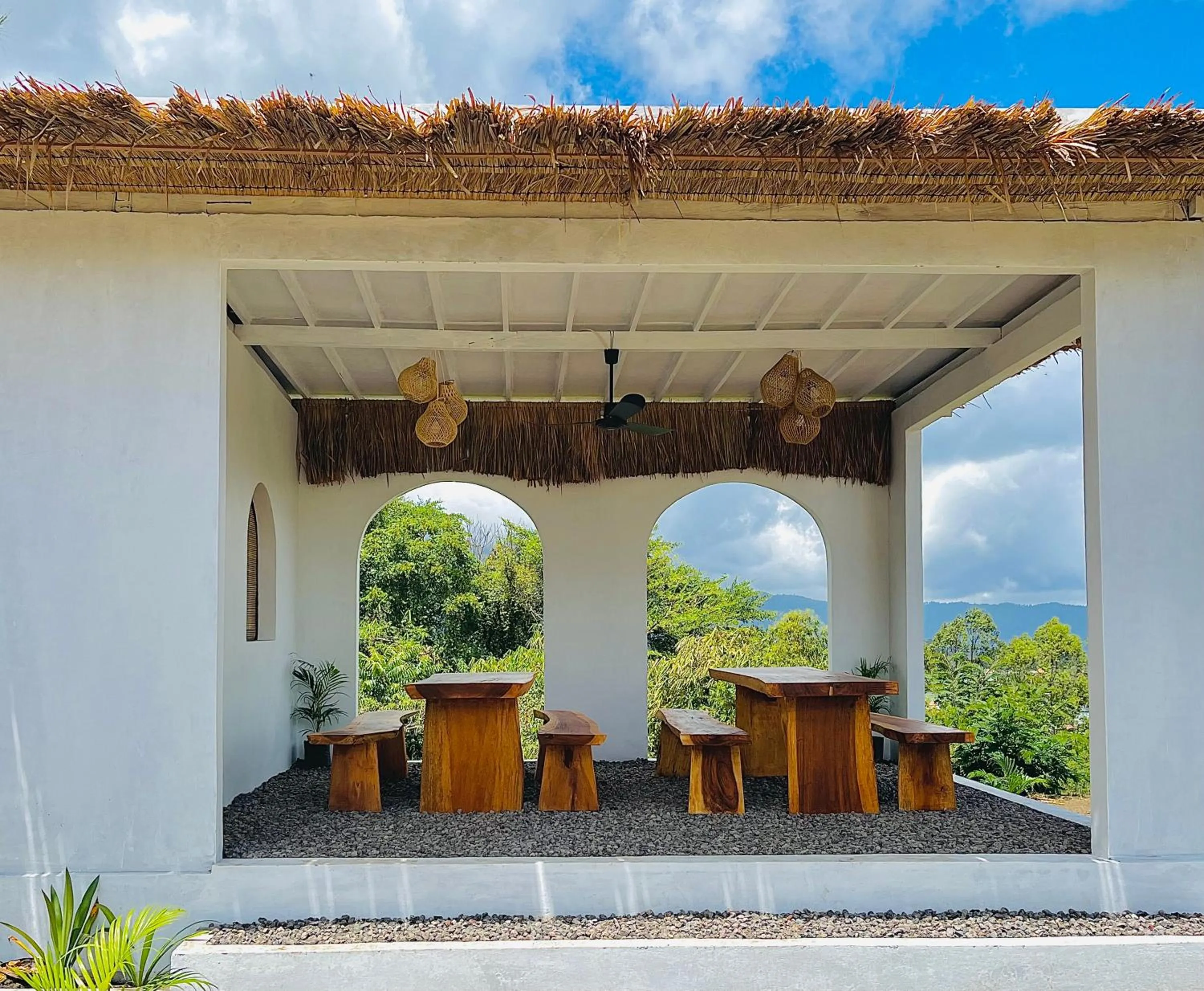 Restaurant/places to eat in Hillside bali