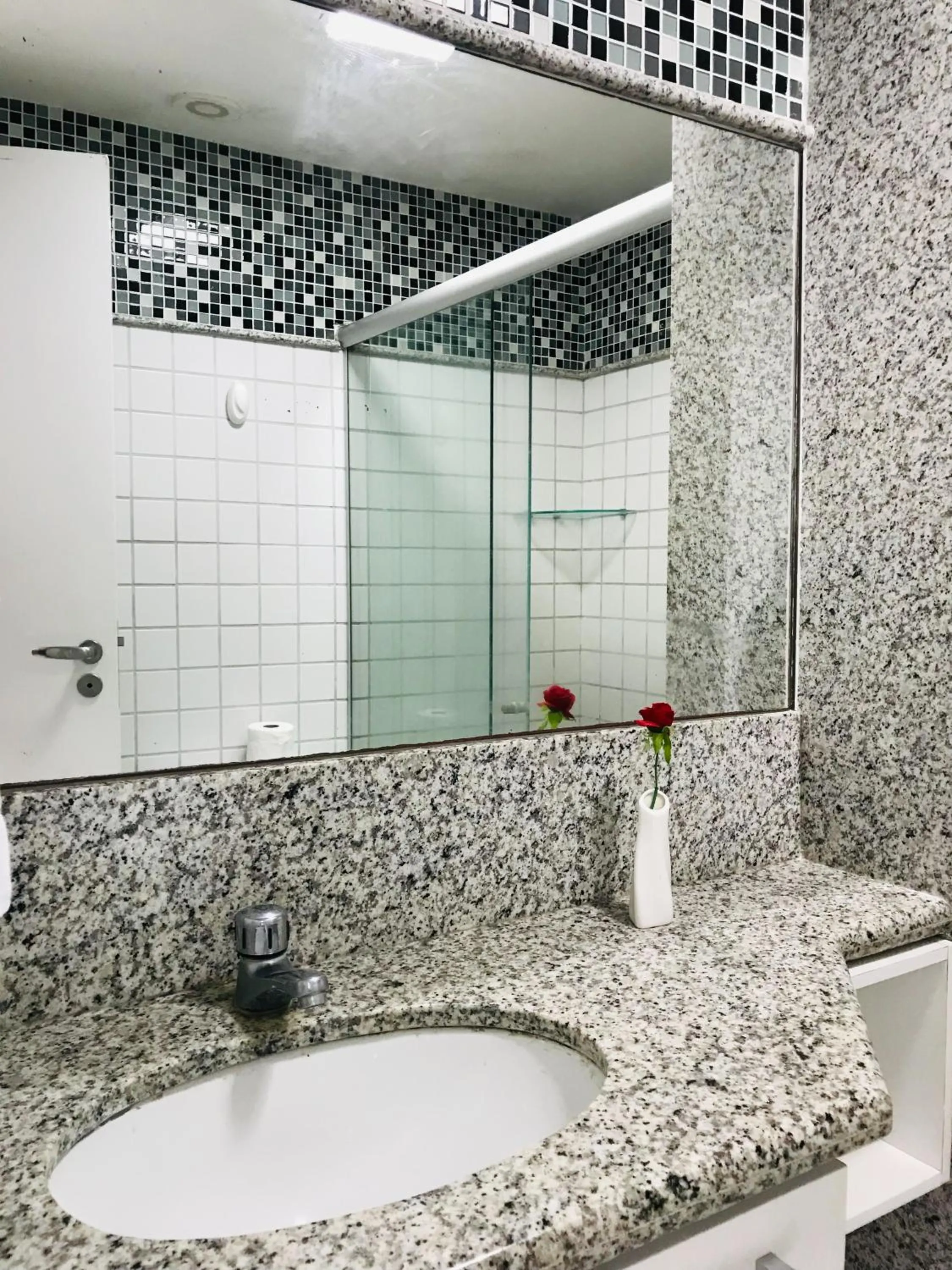 Bathroom in Nannai Residence by AFT