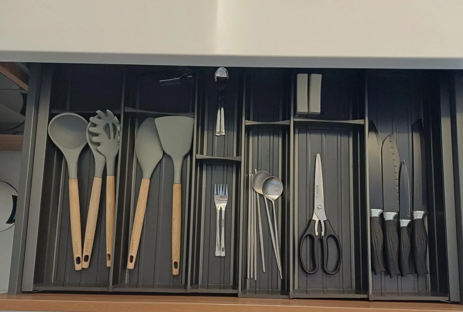 Kitchen or kitchenette in Songdo Halla Westernpark-SeaViewRoom Hotel-바다전망