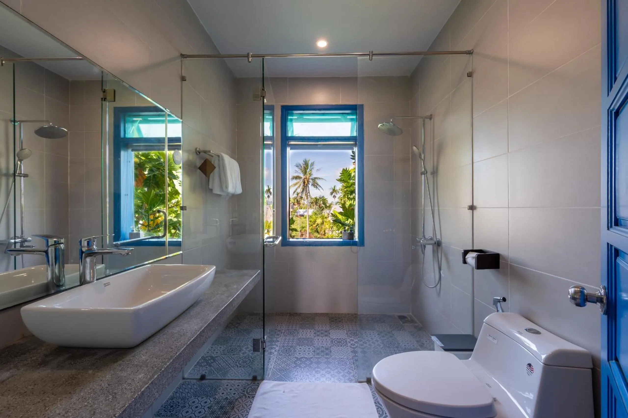 Shower in Chez Mimosa Rice Field Retreat