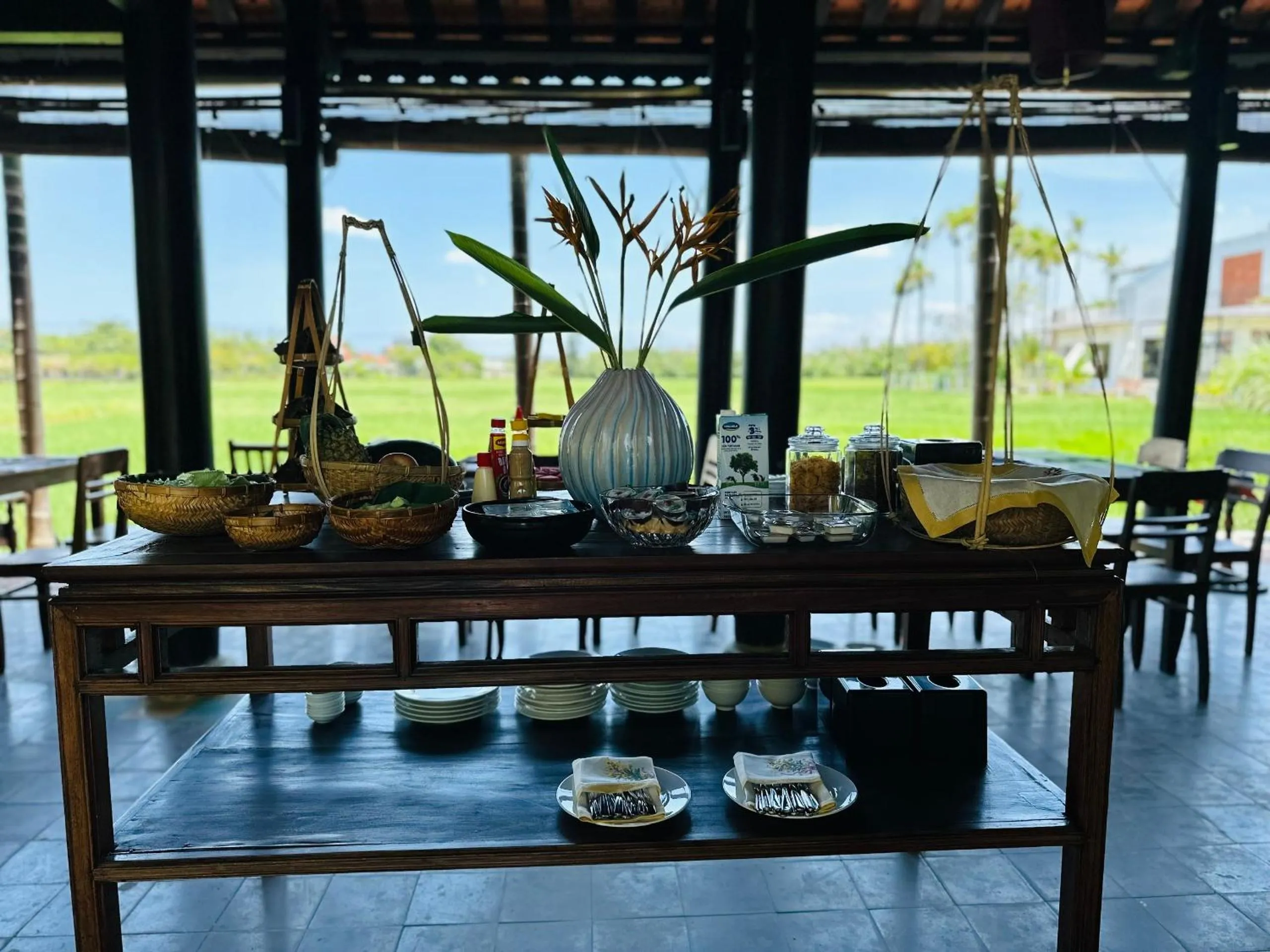 Restaurant/places to eat in Chez Mimosa Rice Field Retreat