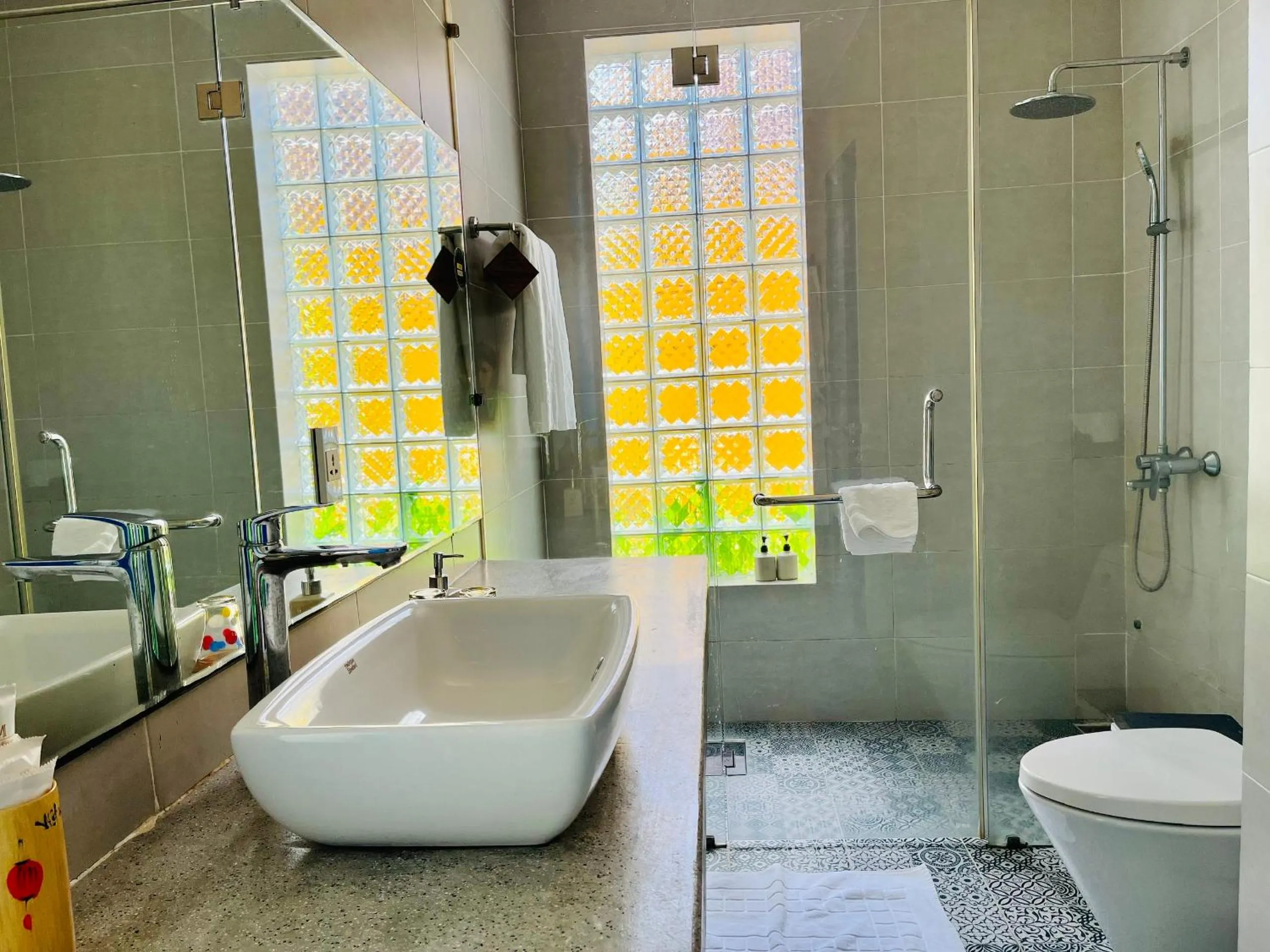 Toilet in Chez Mimosa Rice Field Retreat