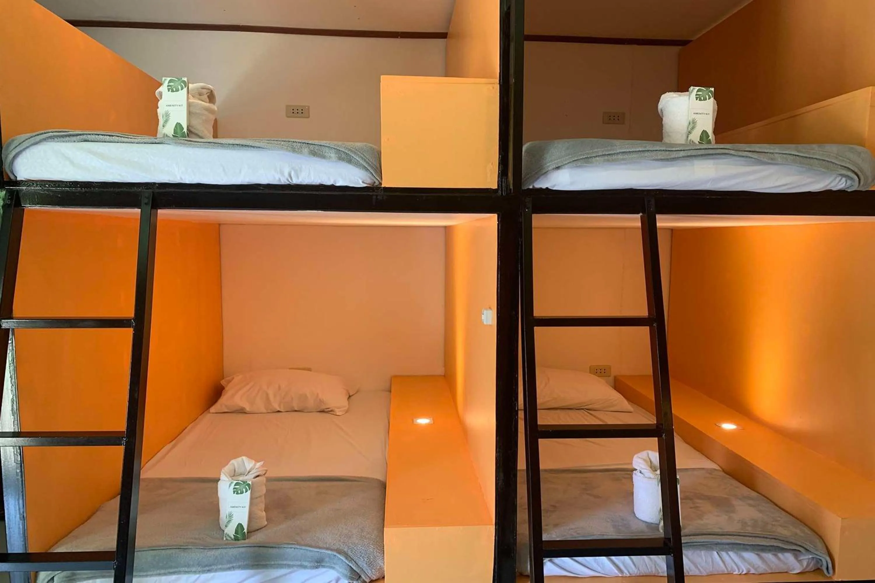 Bedroom, Bed in Green Dale's Travellers Inn Puerto Princesa