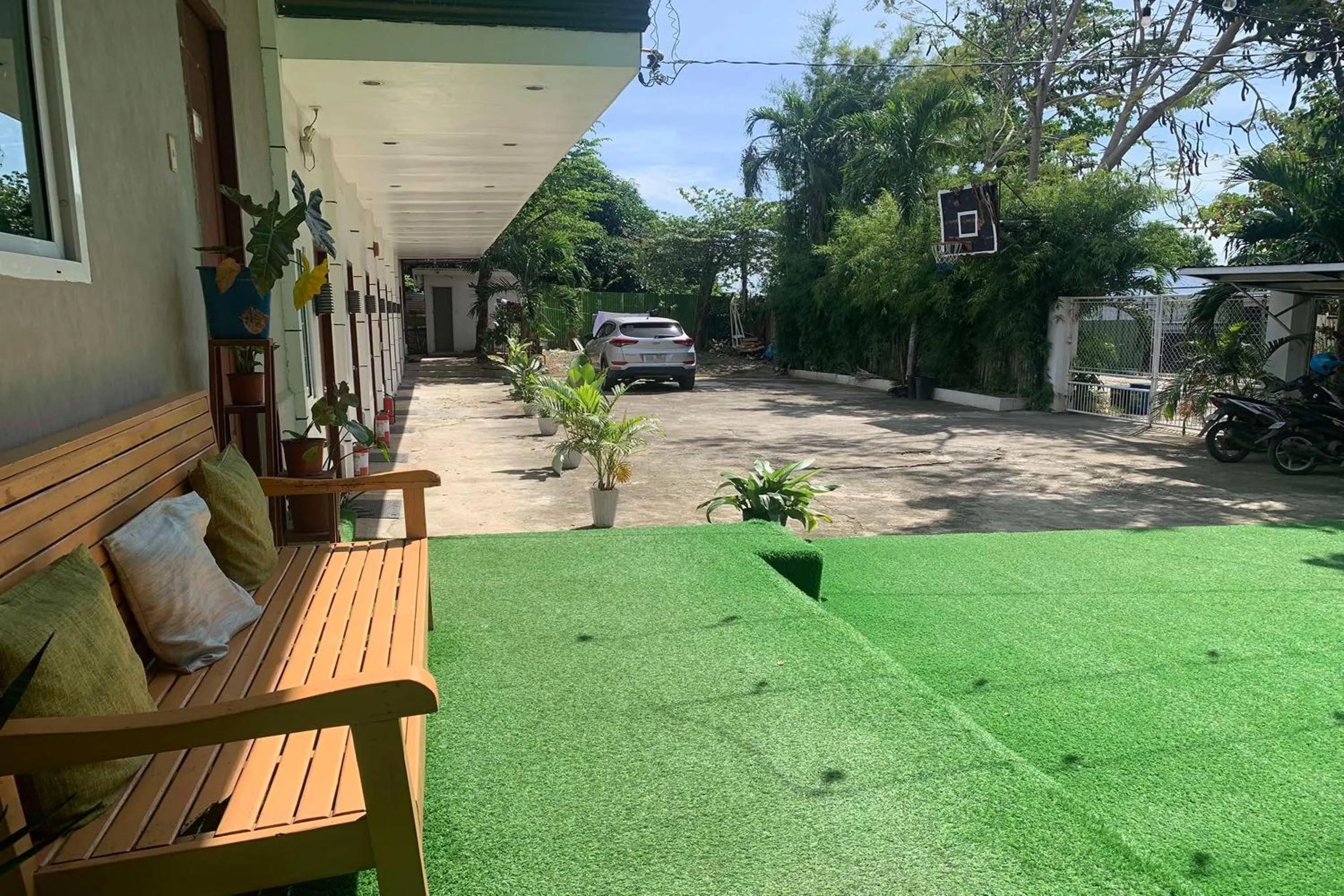 Property building in Green Dale's Travellers Inn Puerto Princesa