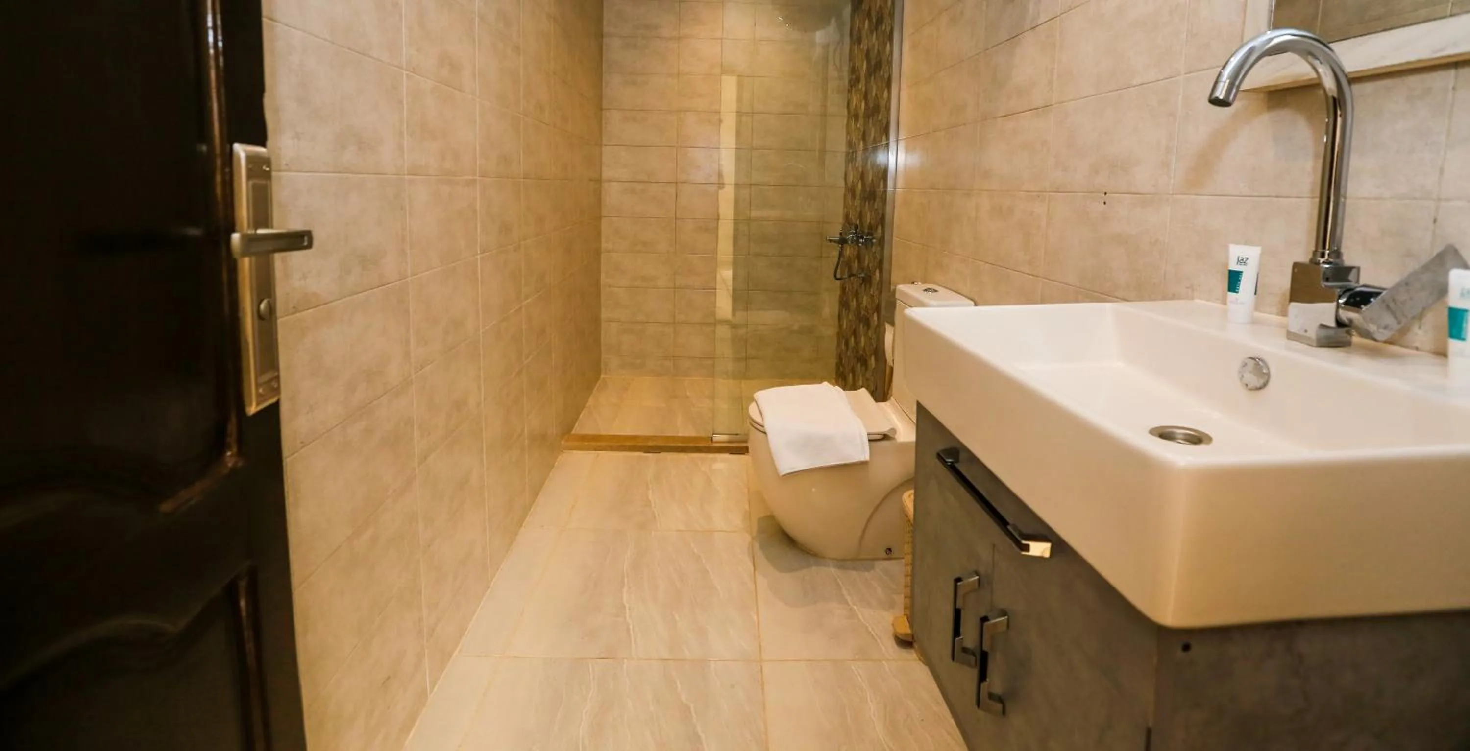 Shower in Pyramids Land Hotel