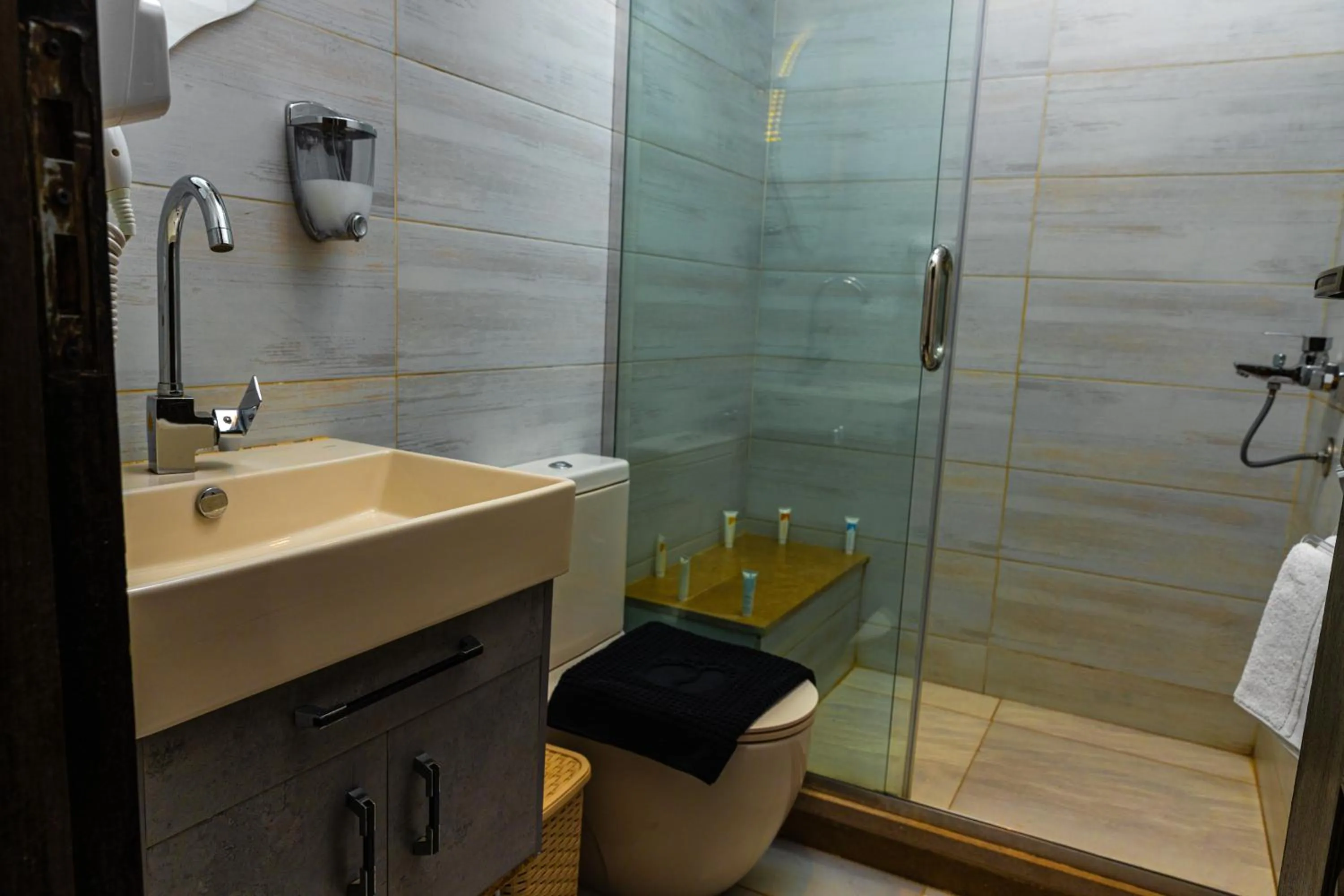 Shower in Pyramids Land Hotel