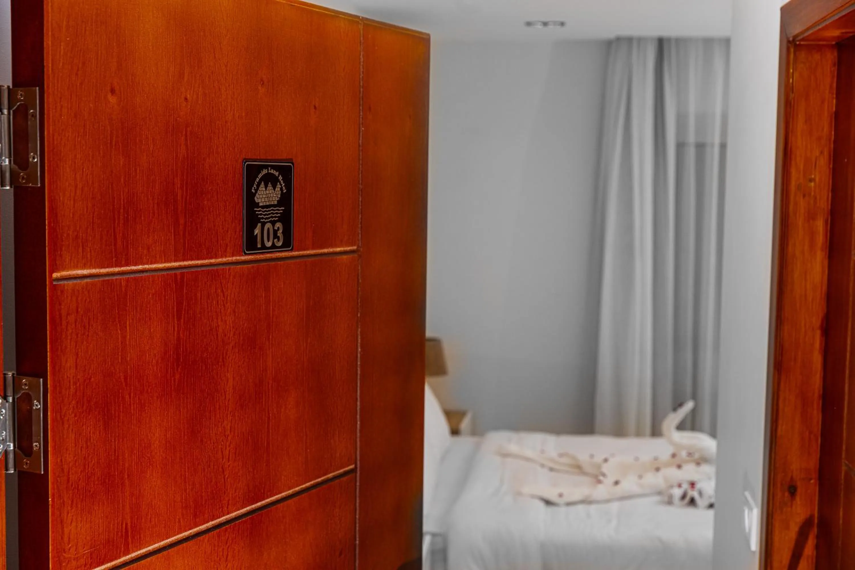 Bedroom, Bed in Pyramids Land Hotel