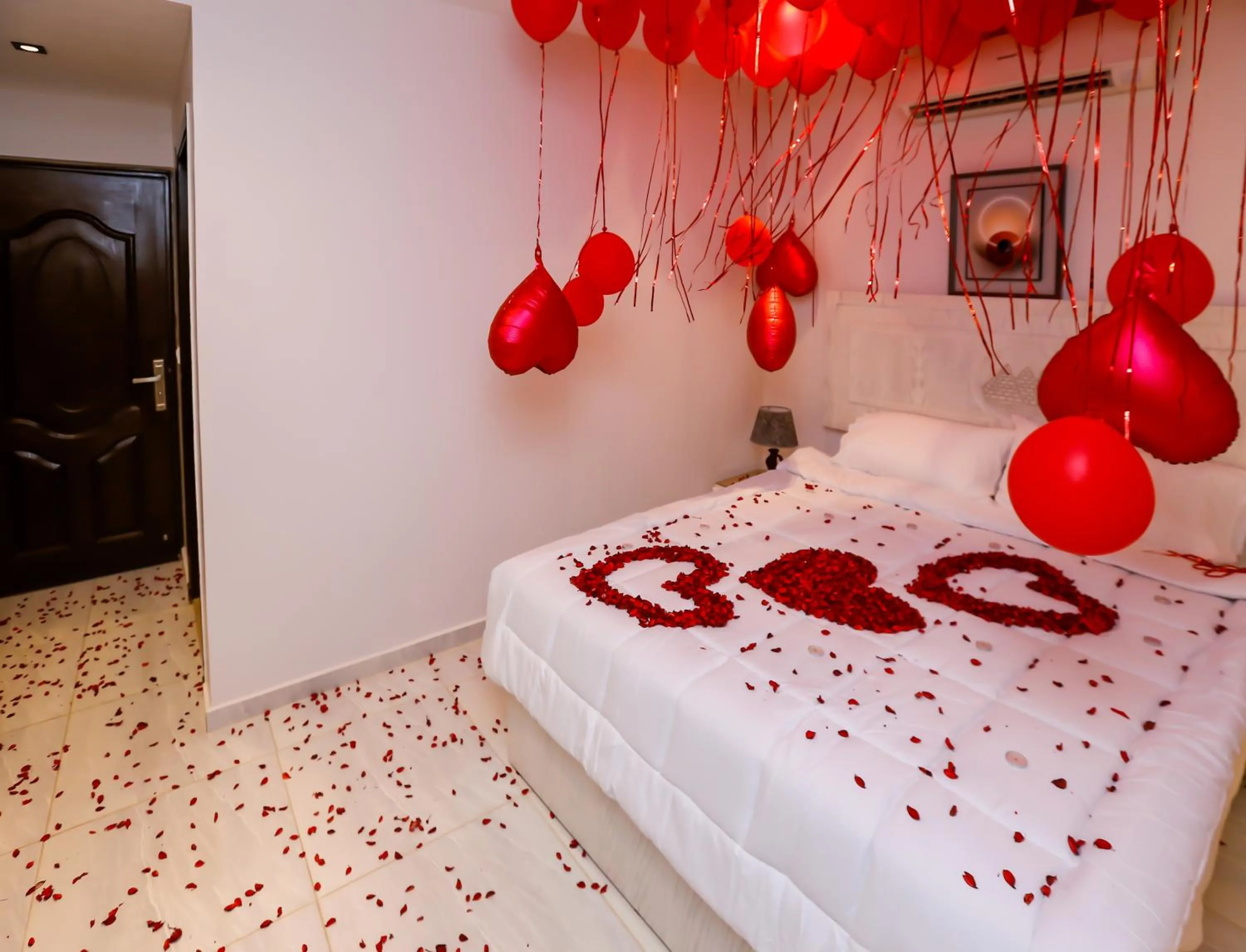 Bed in Pyramids Land Hotel