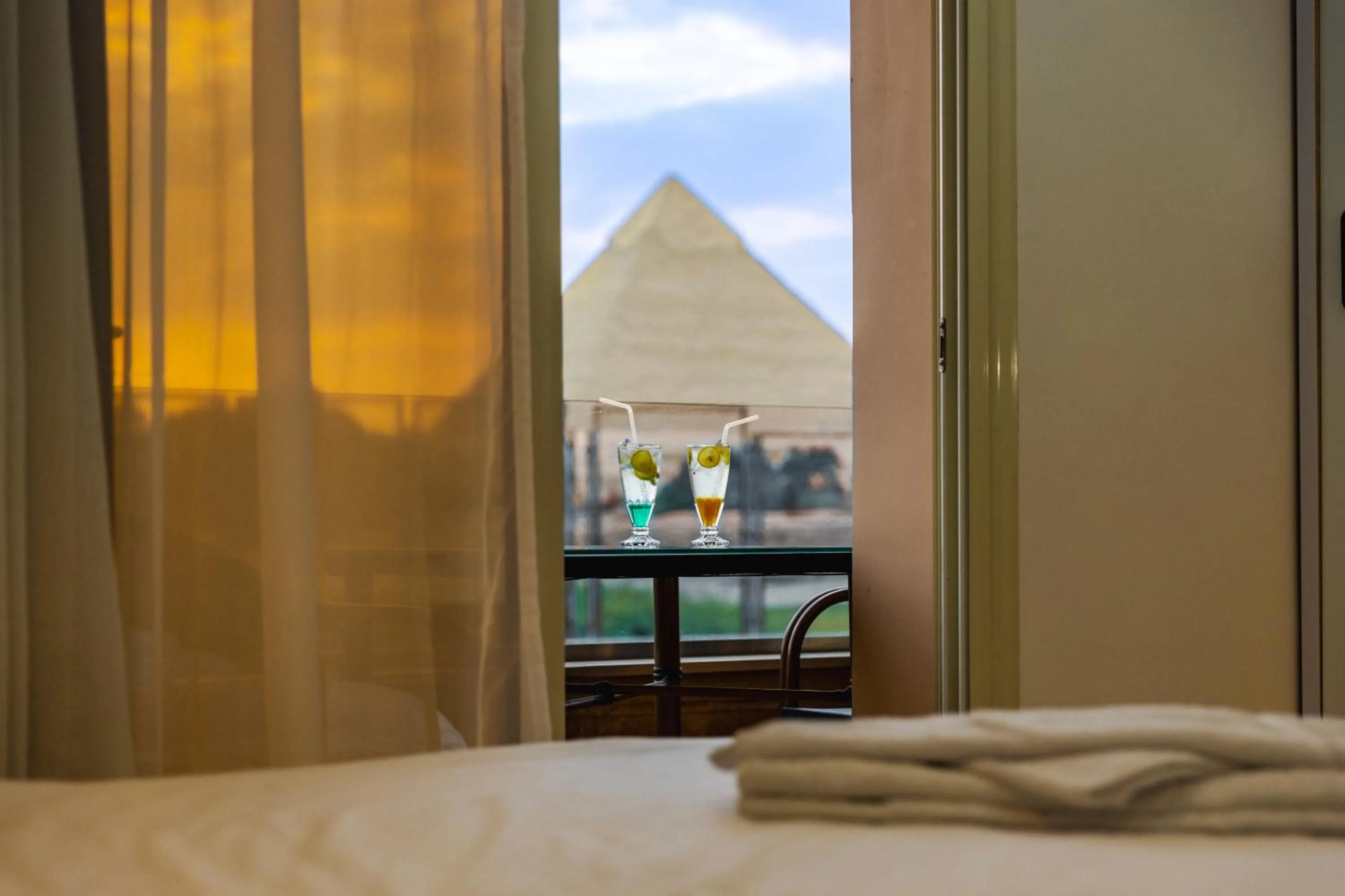 Nearby landmark, Bed in Pyramids Land Hotel