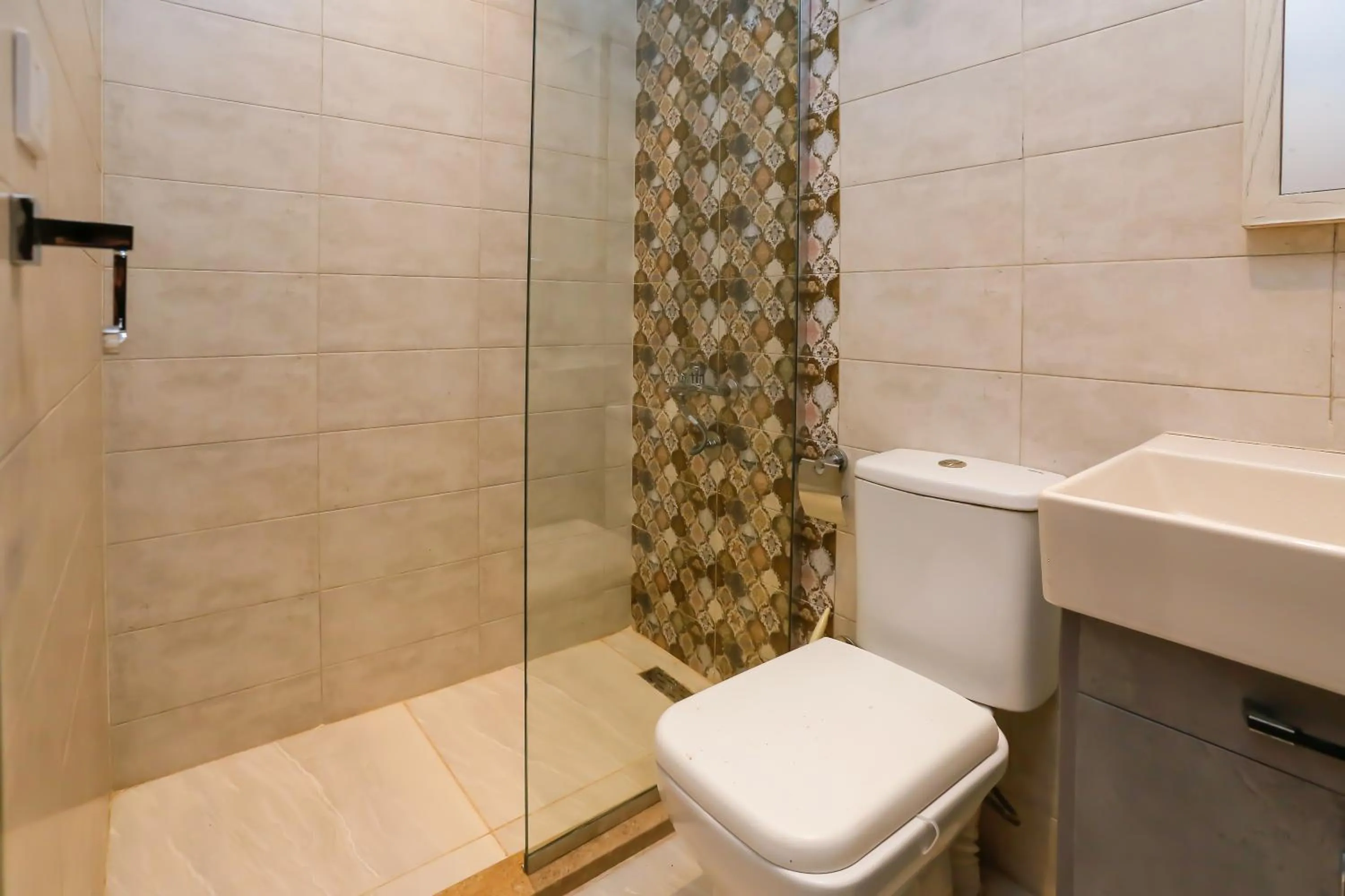 Shower in Pyramids Land Hotel