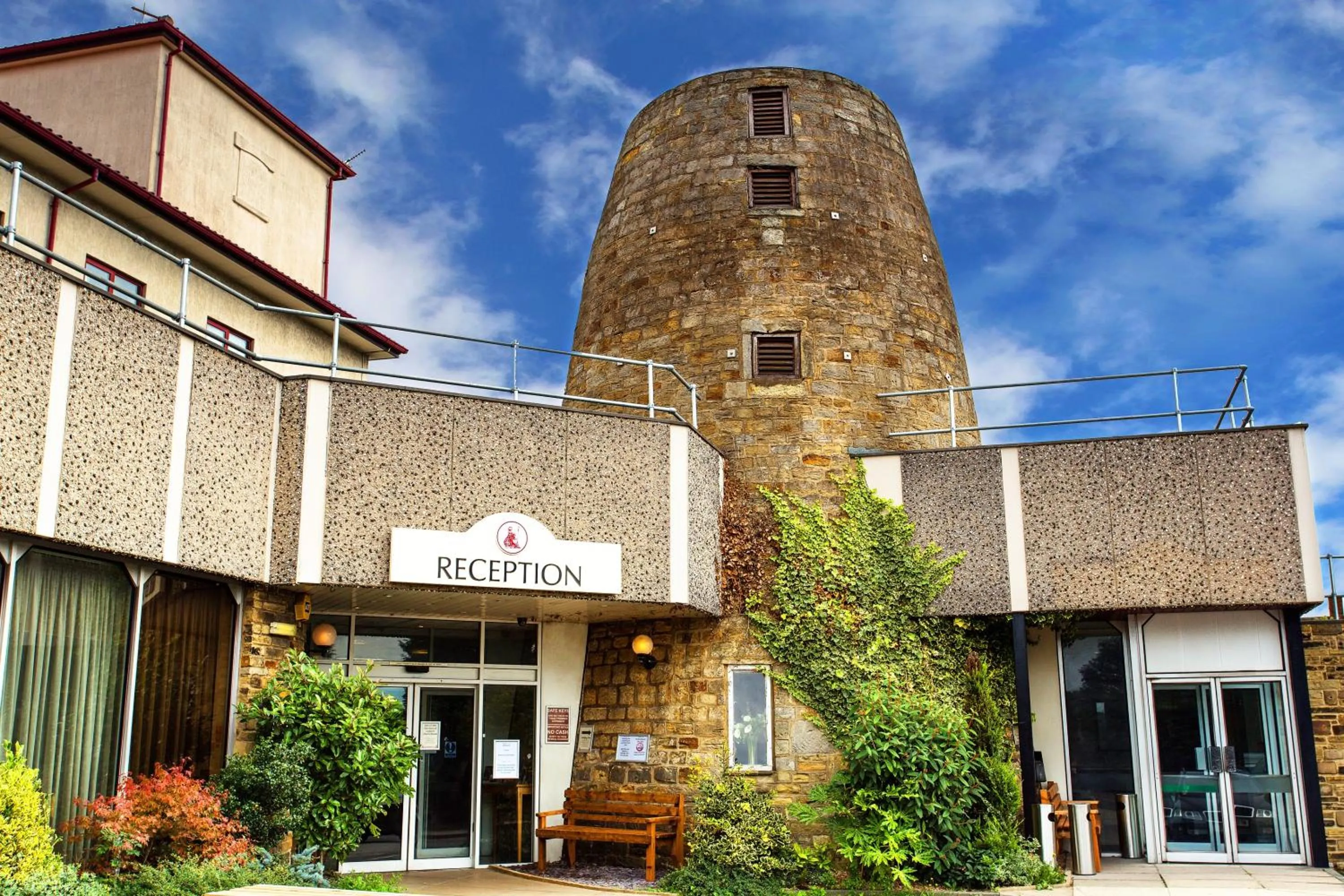 Facade/entrance in Britannia Hotel Leeds